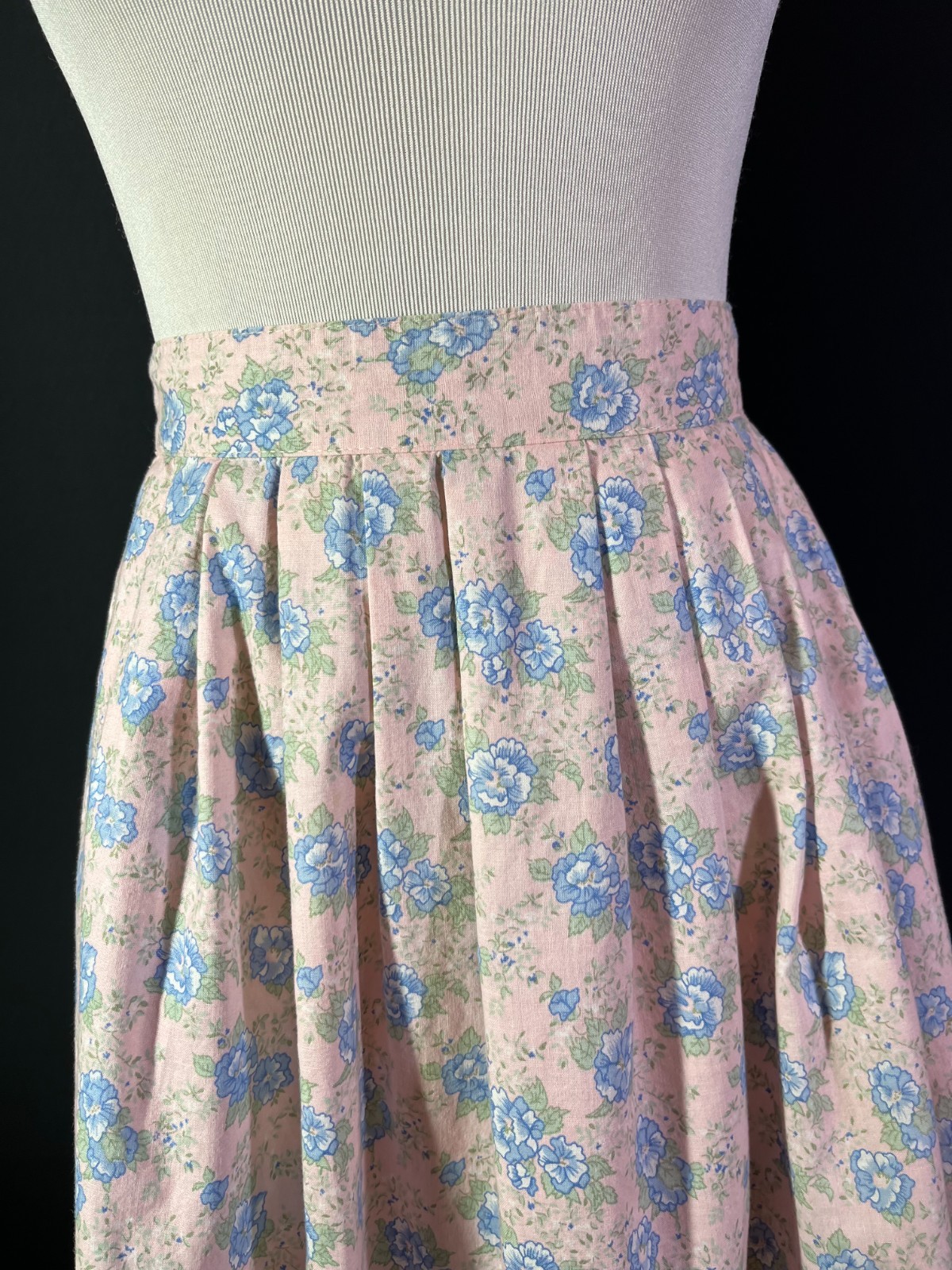 Vintage Selections by Manor House 25″ Waist Skirt Cotton Floral Pink Pleated