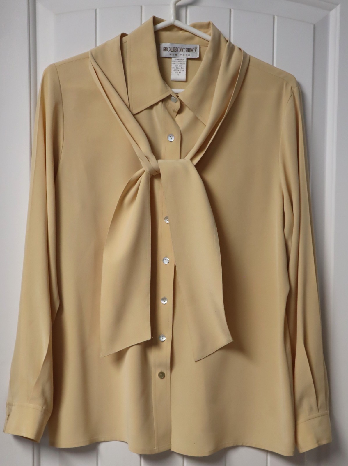 Vintage 1990s Brownstone Studio NY 100% silk buttons up blouse size 10