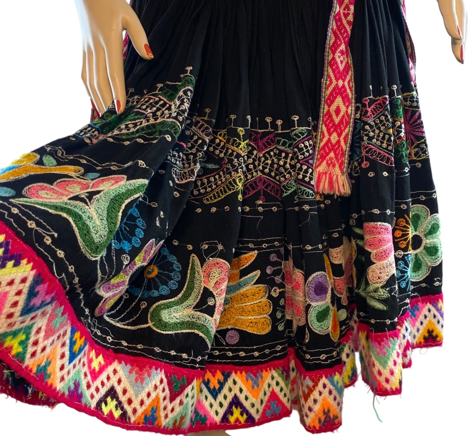 Vintage Peruvian Embroidered Wool Festival Costume Pollera Skirt Looks Handmade