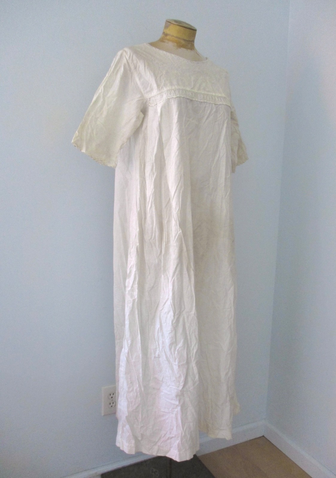 Antique vtg white cotton long nightgown crochet eyelet lace empire waist M/L
