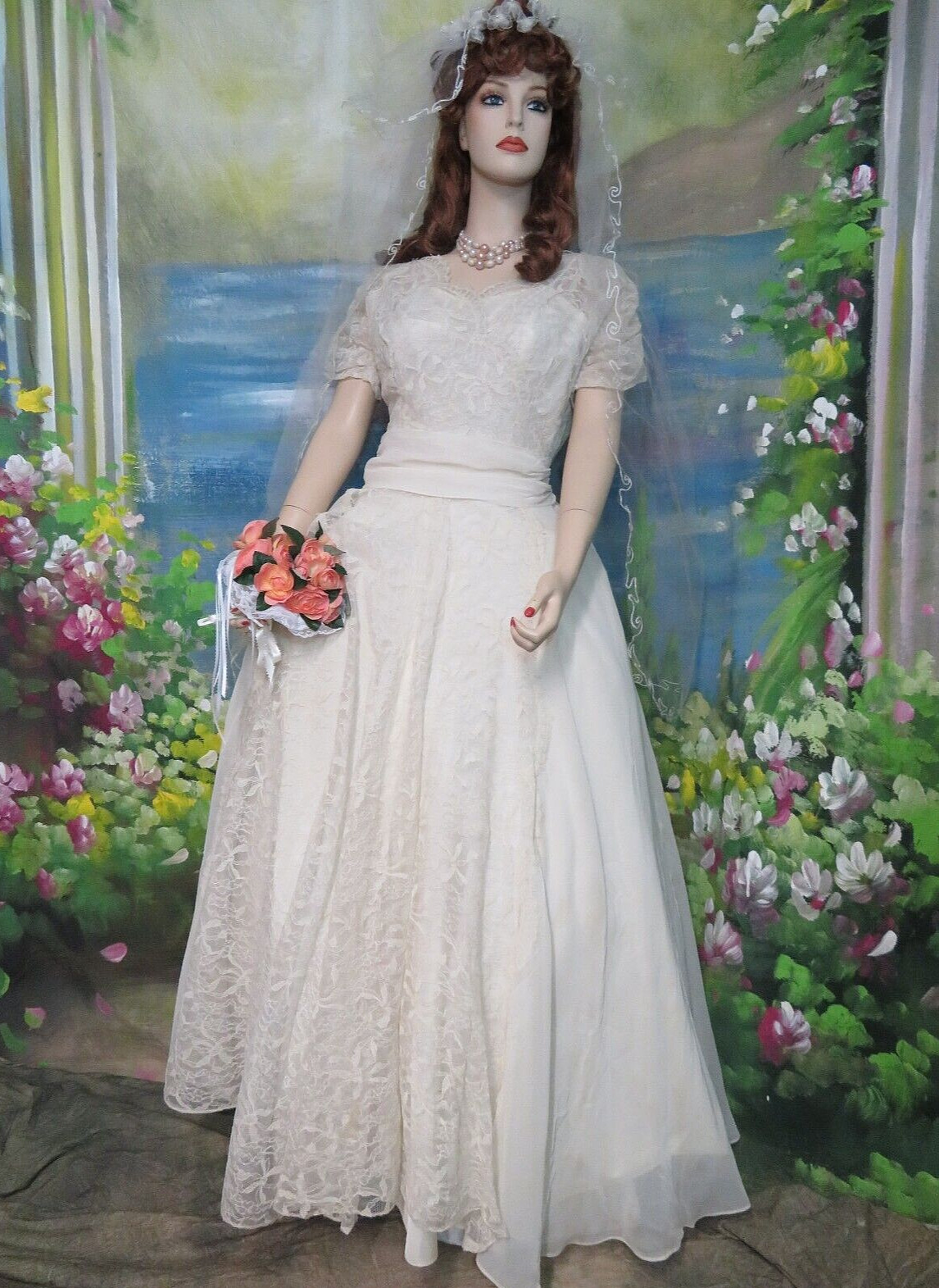 VINTAGE 1952 EMMA DOMB wedding DRESS gown SILK chiffon CHANTILLY lace Small