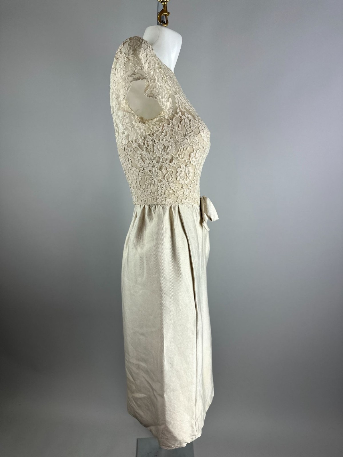 Vintage 60s Cream Lace Sheath Dress Jacket Set Bridal Mod Cocktail Mad Men Small