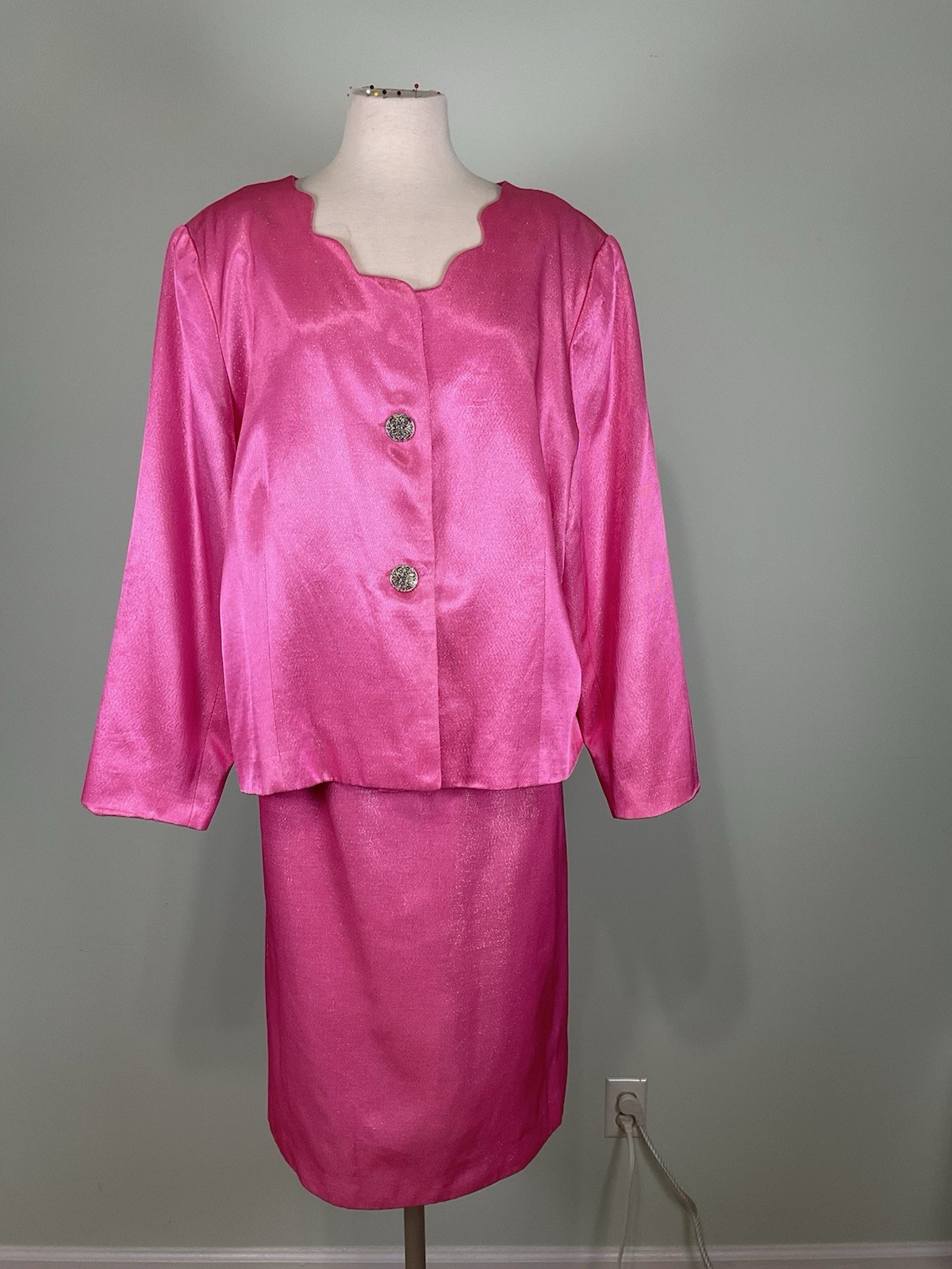 VTG Chad Stevens Pink Metallic Lurex Skirt Suit Set 22W Scalloped Evening Party