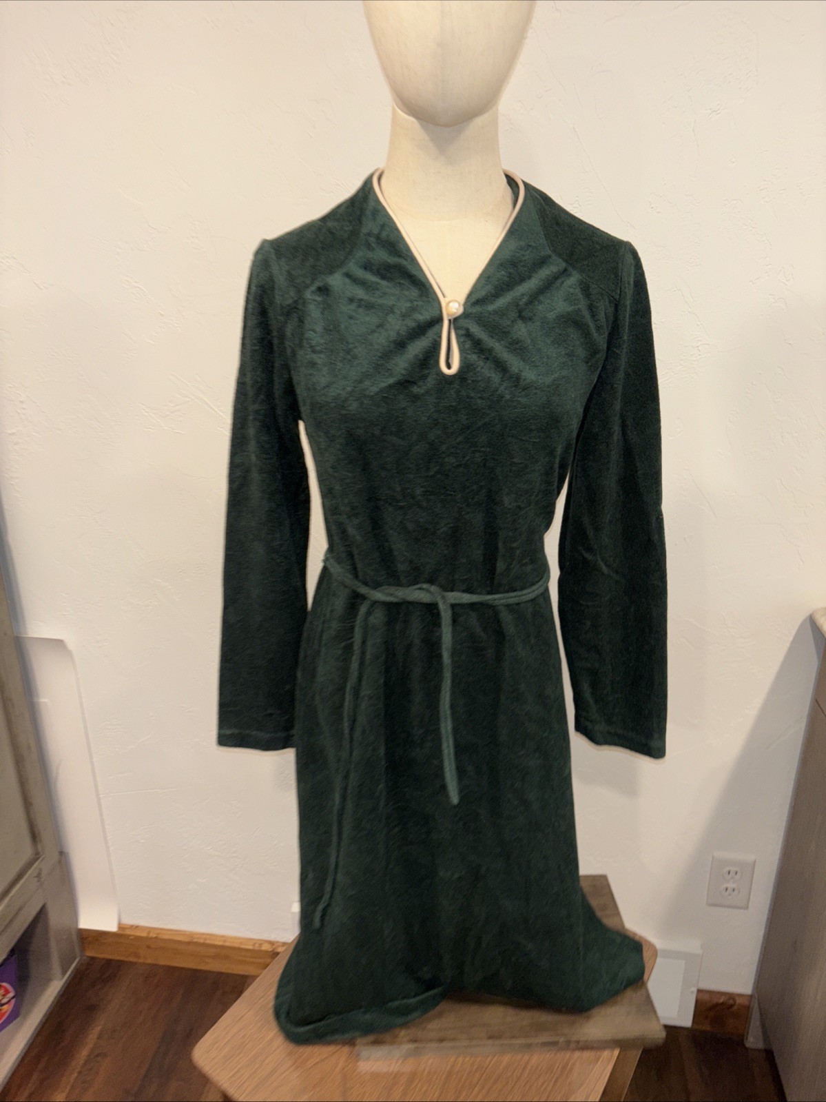 1960s women’s dress vintage original Size 11/12 acetate nylon blend