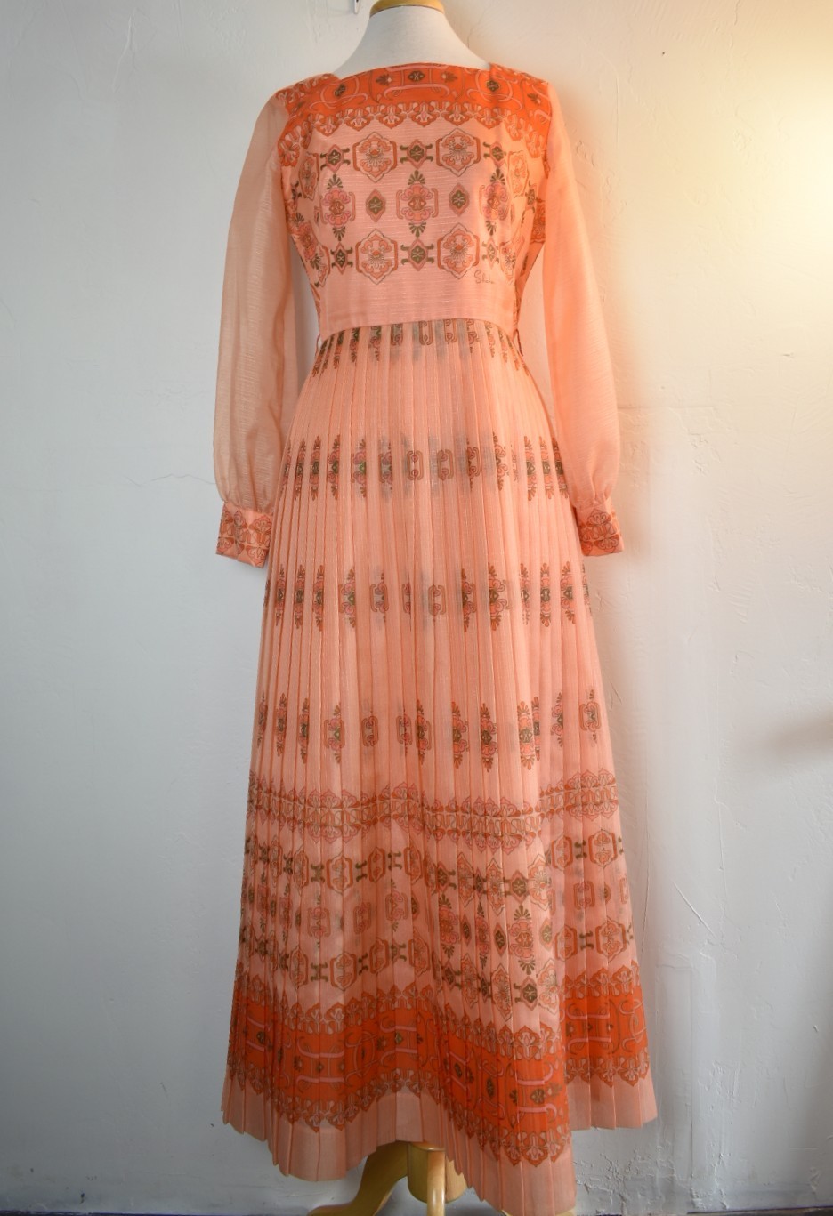 Vintage 1970’s Alfred Shaheen Peachy Pink / Orange Puff Sleeve Maxi Dress