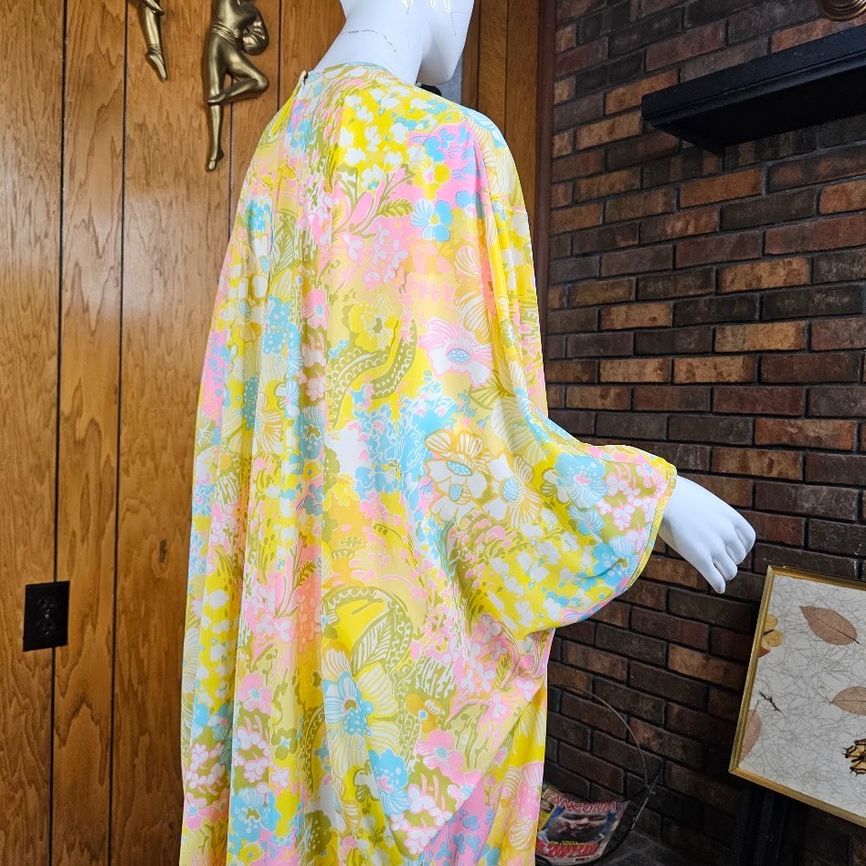 Vtg 60s Psychedelic Cape Sleeve Caftan Mod Hippie Hostess Goddess Gown Dress OS