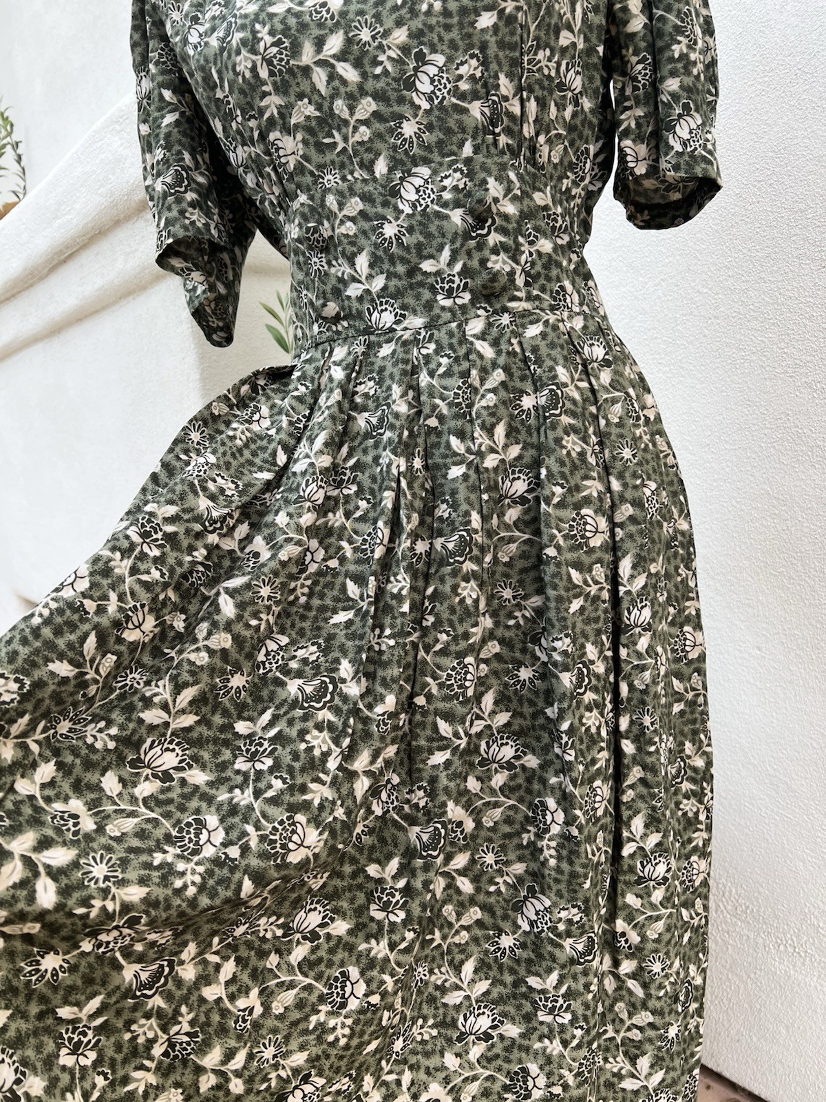VTG KARIN STEVENS Green Floral Cottagecore Midi Dress Button Women 8 40’s style