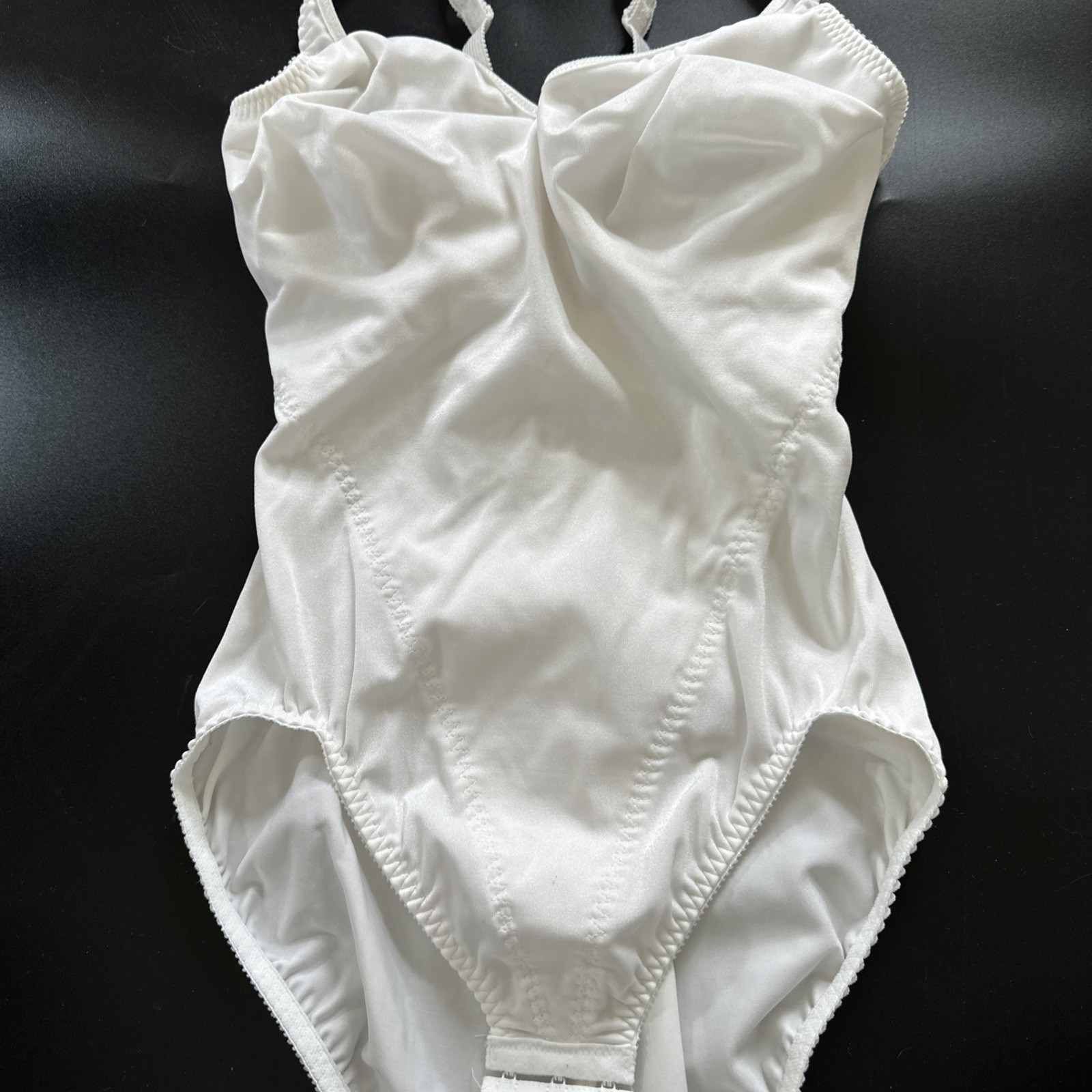 Vtg Bodysuit Lingerie Olga Second Skin 34DD Women’s Shaper 43033 Nylon White