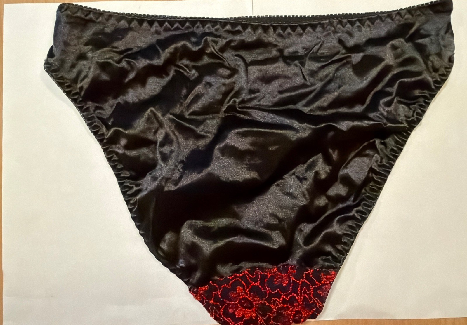 Vintage Jolie Silky Bikini Panties Black With Red Lace Size 7 Second Skin