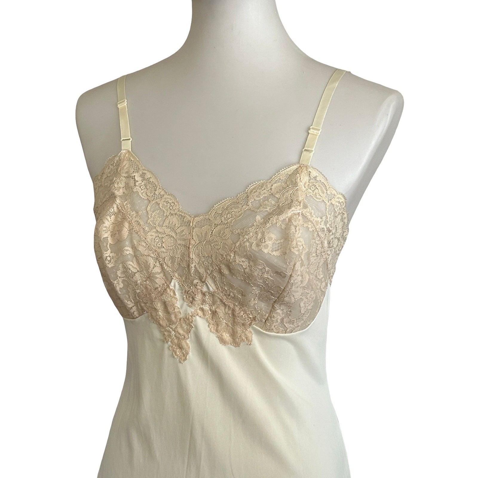 Vintage 60s Hollywood Vassarette Archive Lace Slip