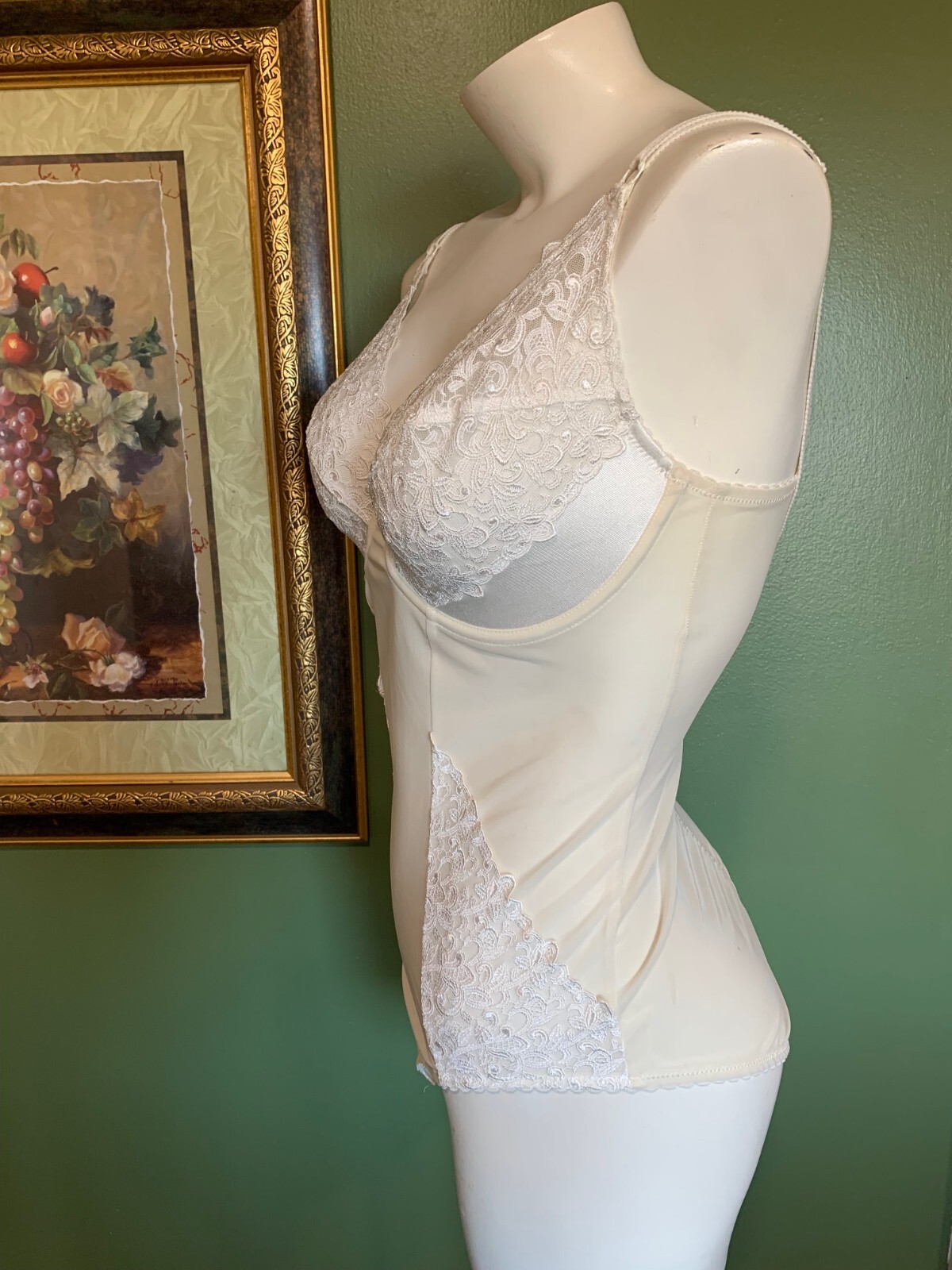 VINTAGE WACOAL 80109 ~ IVORY ~ TAPESTRY FIRM SHAPER BODYSUIT w UNDERWIRE ~ 34DD