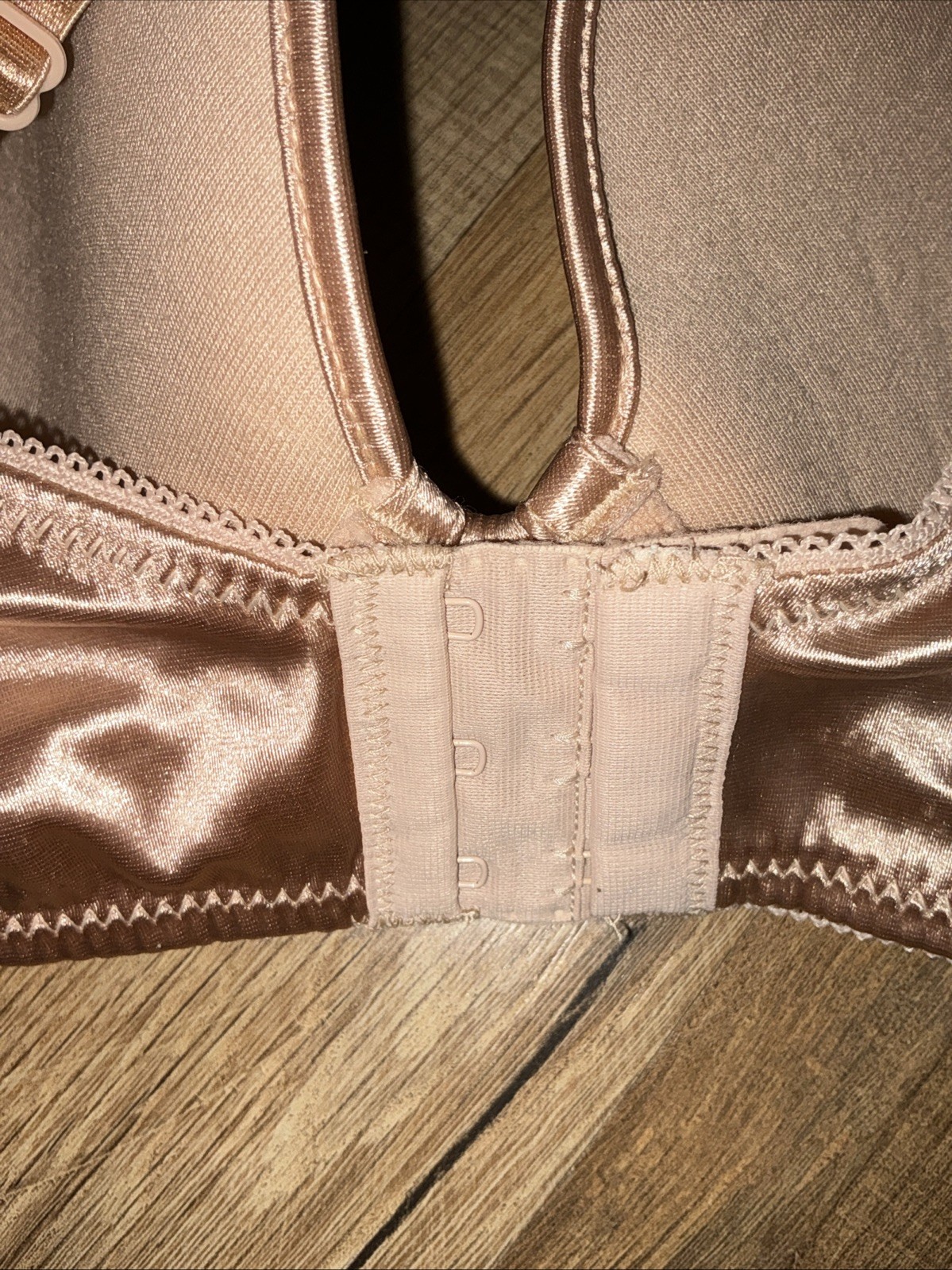 VTG BALI Seductive Curves Seamless Full Support Nude Bra Style 3270 – 42DD – NWT