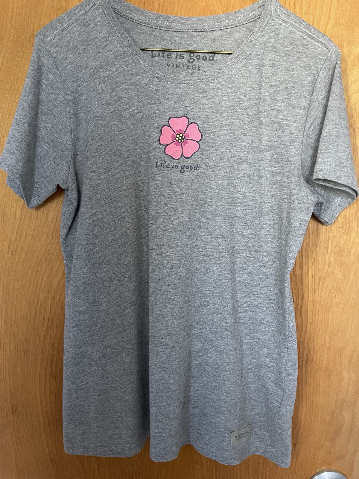 Life Is Good Women’s Gray Vintage Short Sleeve T-Shirt Size Small Made In Peru