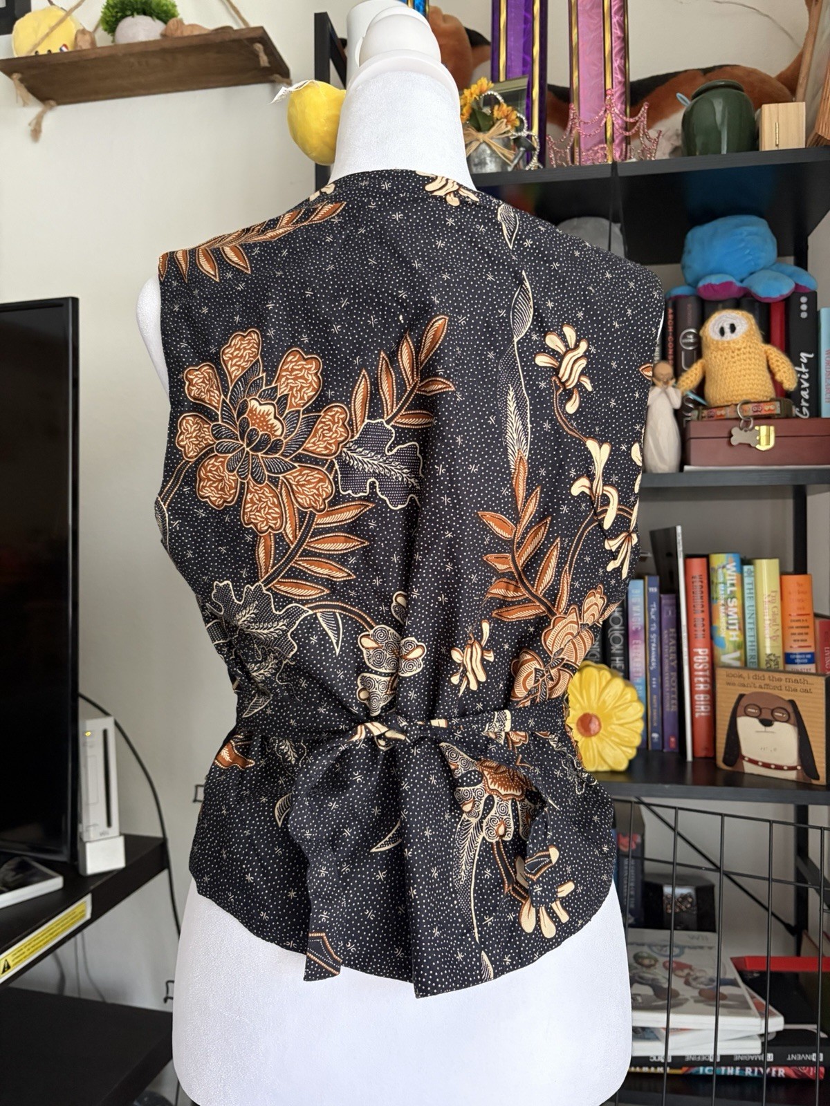 Effeci Vintage Floral Beaded Best Unique Vintage. Navy 100% Cotton Size medium