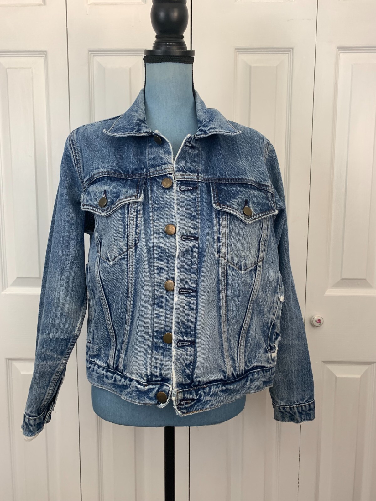 Vintage 1990’s Learsi Stone Washed Distressed Denim Jean Trucker Jacket Large