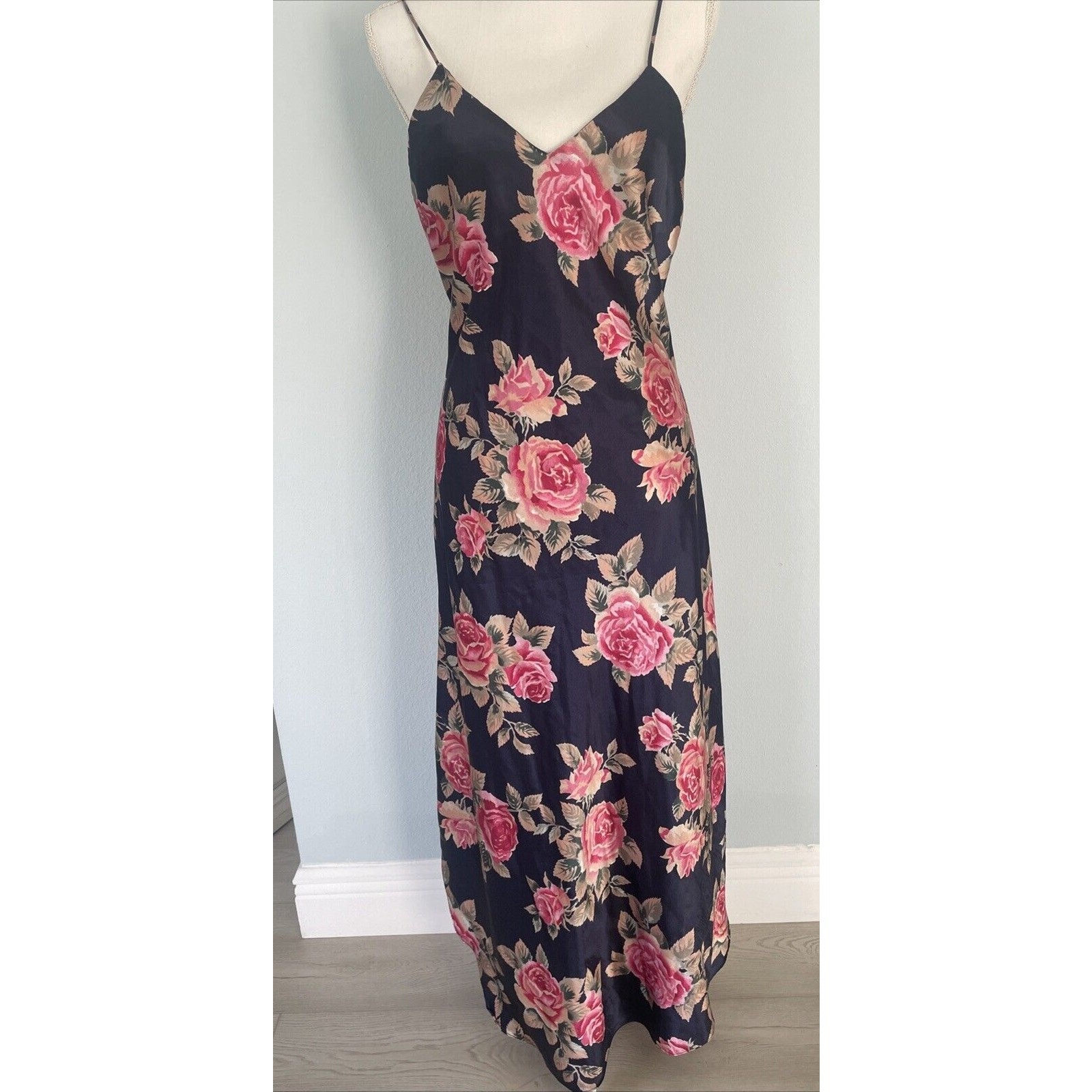 VINTAGE EVE STILLMAN Navy Floral NIGHTGOWN Saks Fifth Satin Feel *no Size Tag