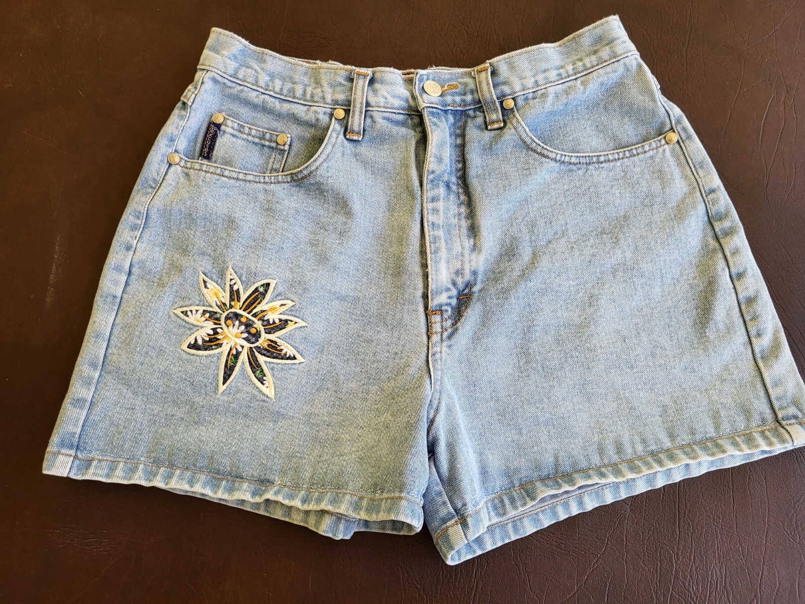Women’s Vintage 90s Ebroidered No Excuses Denim Hi Waist Shorts Size 13/14 30 In
