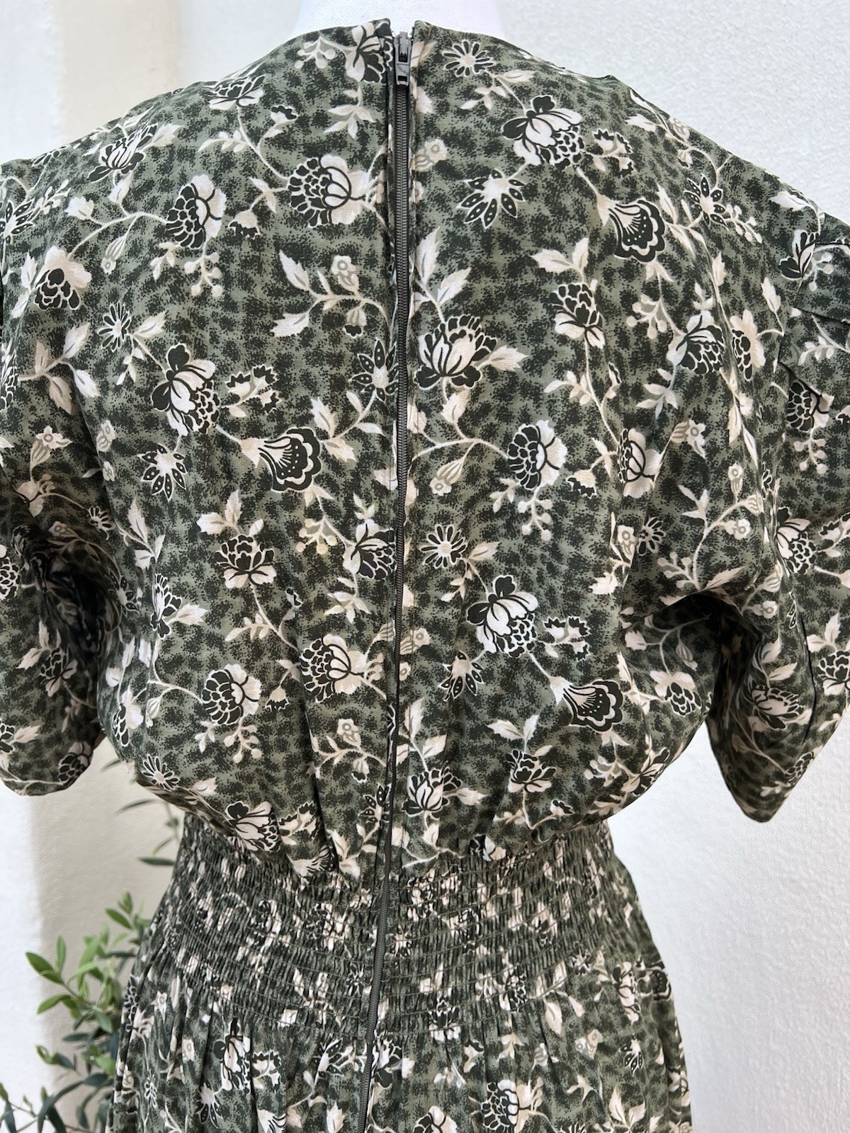 VTG KARIN STEVENS Green Floral Cottagecore Midi Dress Button Women 8 40’s style