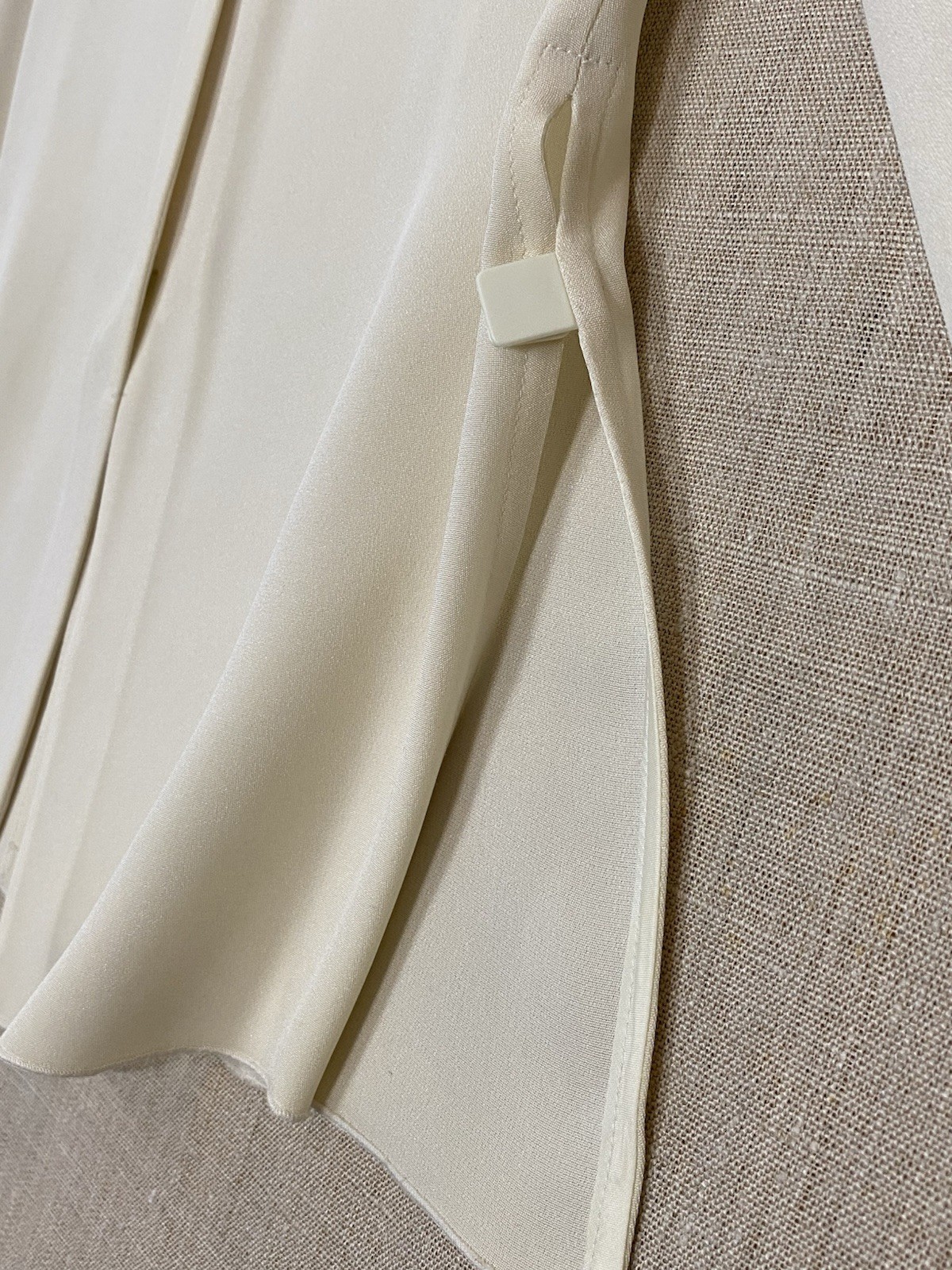 Giorgio Armani Le Collezioni Size 4 Blouse Silk Blend Ivory Luxury Designer Zip