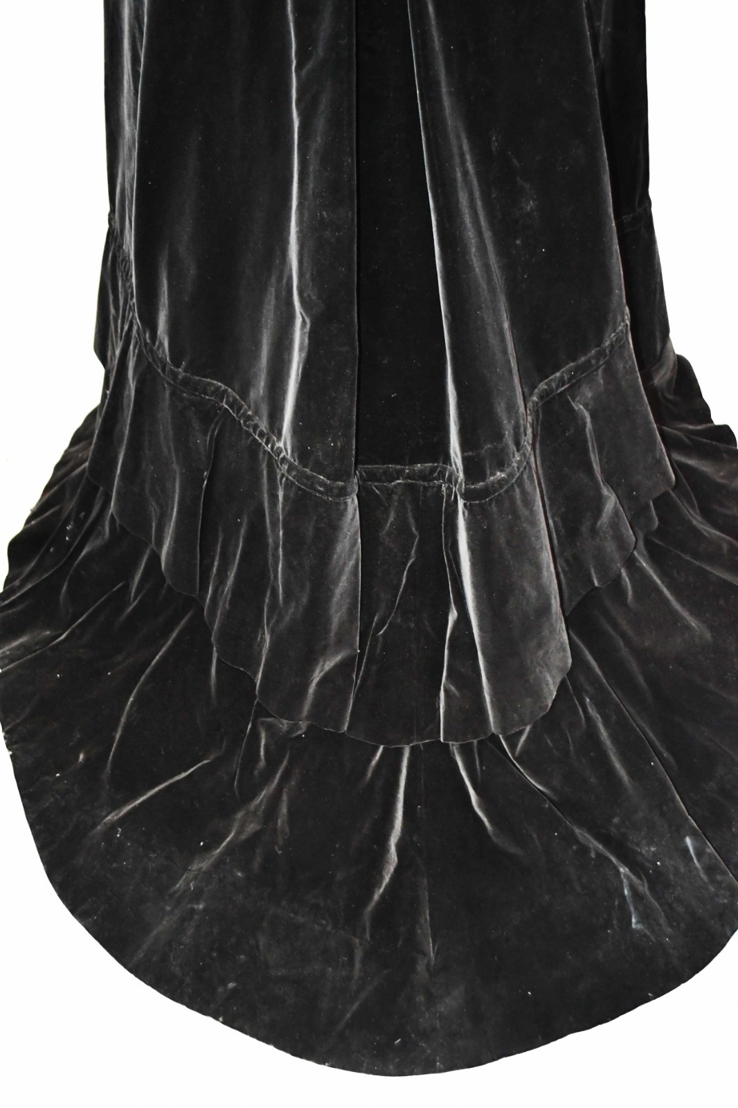 VICTORIAN TRAINED VISITING DRESS, 3 PC VELVET OUTFIT, 1880s, MUSEUM DEACCESSION