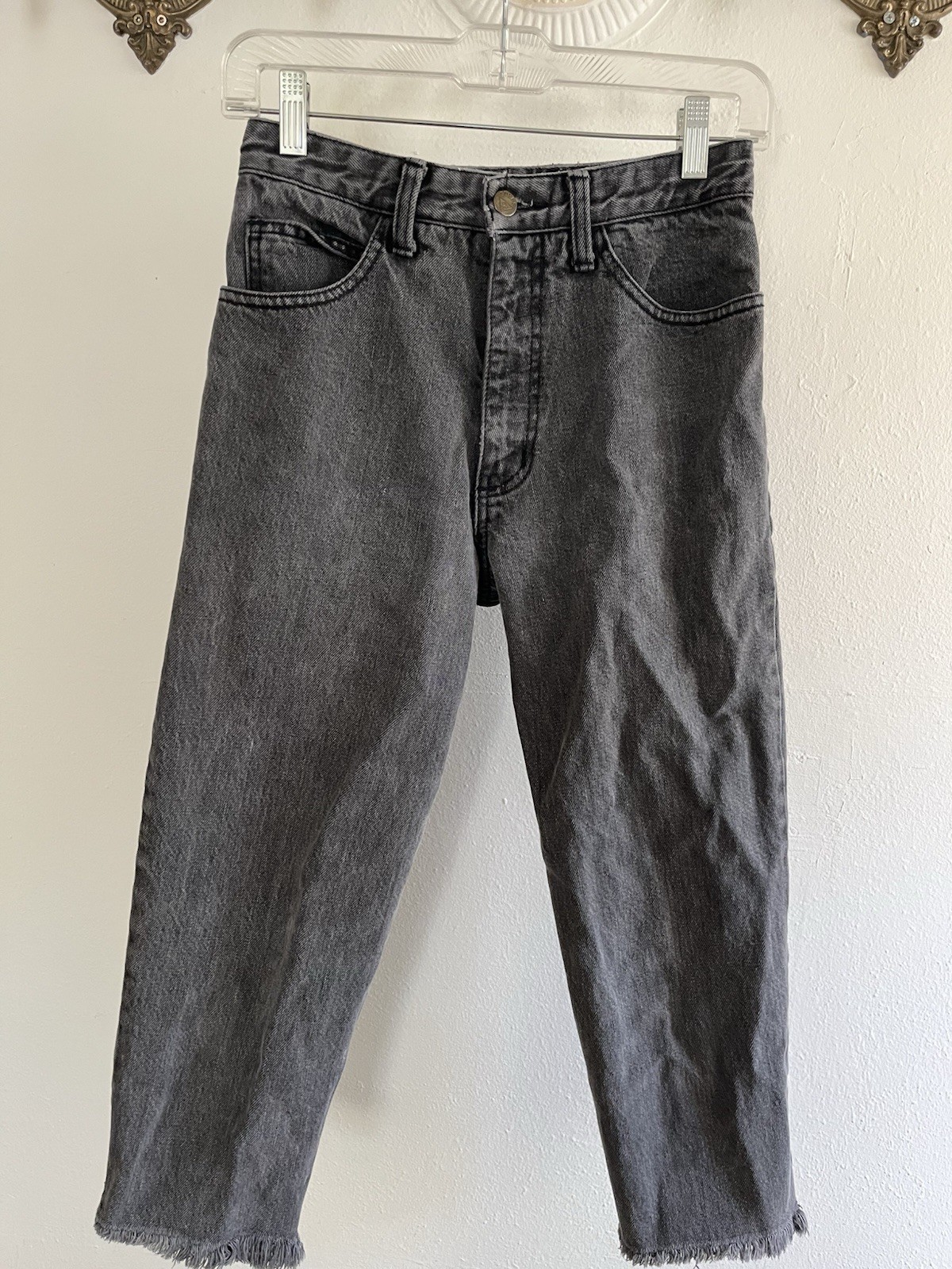 Vintage Guess Black Cut Denim Capris Size 28