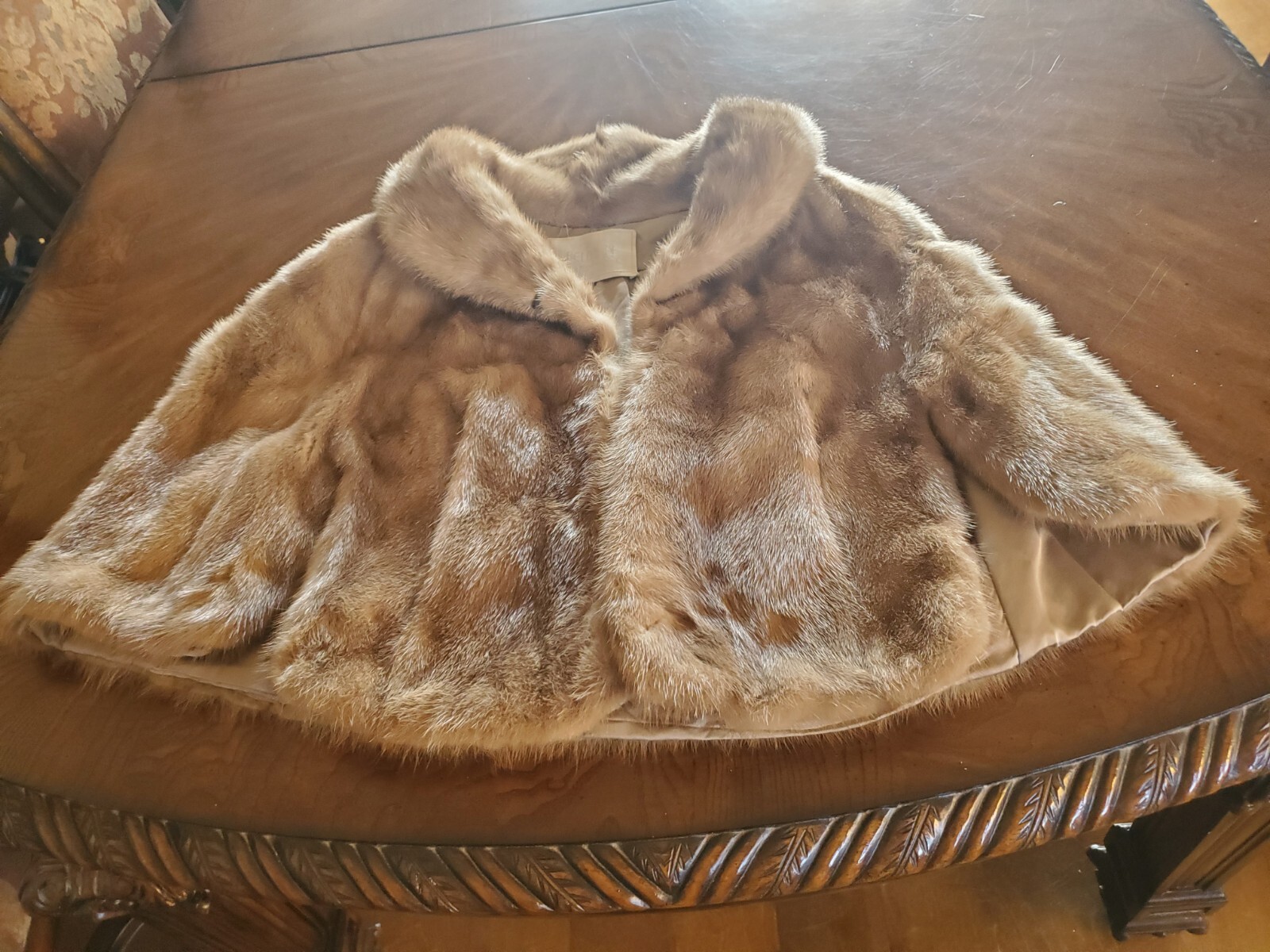 Vintage BELMAN Diamond Mink Cape Shawl Type Gorgeous Light Brown & Cream Color