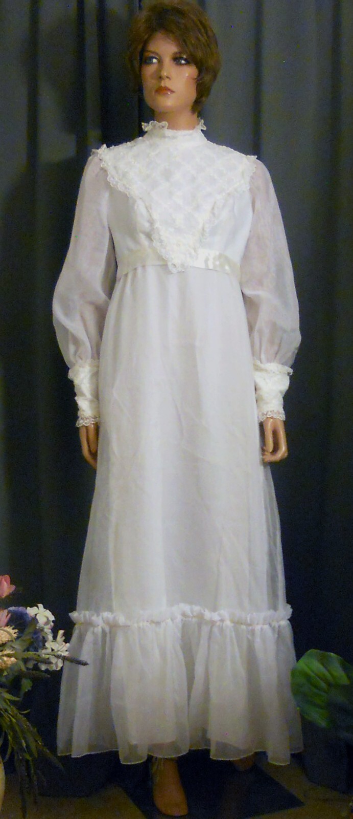 Vtg ‘70s Romantic White Lacy Prairie Gown w High Waist, Sheer Sleeves, 2/3 XS