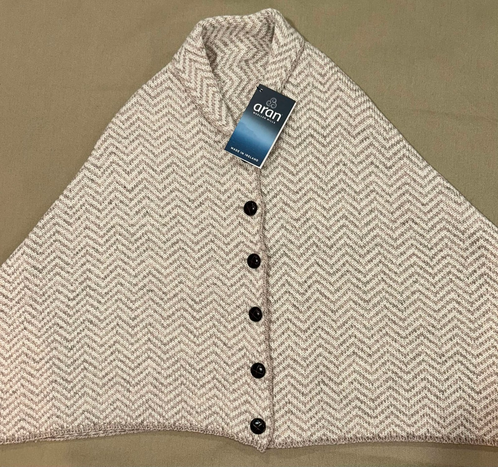 NEW Aran Woollen Mills Ireland Sweater Cape Merino Wool Khaki Tan Jacket READ