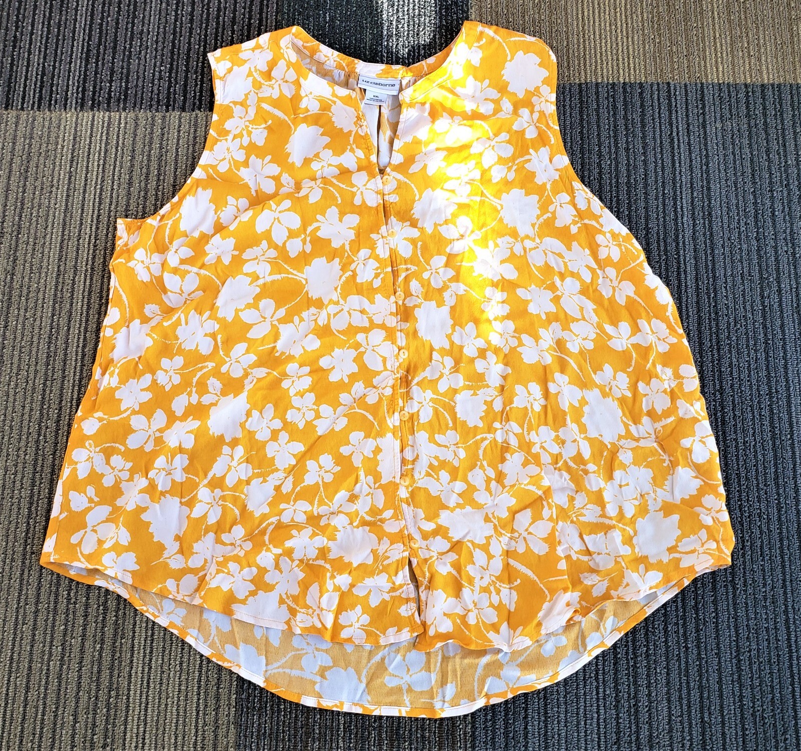 Plus XXL Liz clairborne sleveless tank Floral white Yellow Button up loose fit