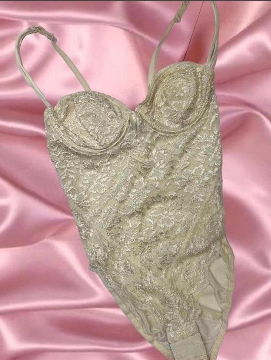 Rare Vintage 90s Made in usa Victoria’s Secret Crème Lace coquette Bodysuit
