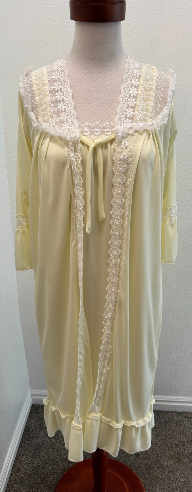 2pc Vintage YELLOW Nightgown PEIGNOIR Robe Set Ming Ya Label Size Medium