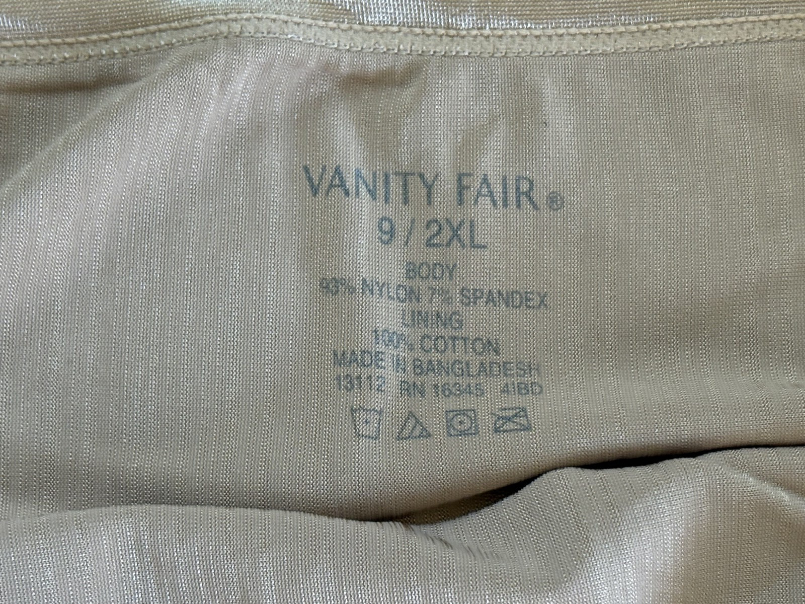 Vanity Fair 9/2XL Light Golden Silky Smooth Illumination Hi Cut Panties #13112