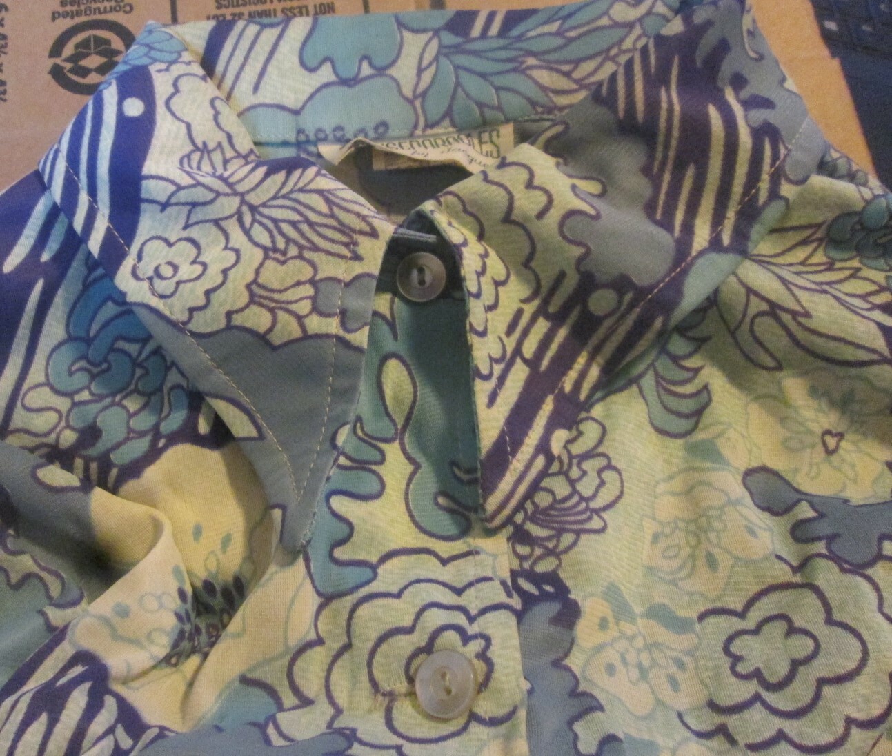 Vintage 1970s INSEPARABLES by JACQUES Disco MOD long sleeve floral Shirt Blouse