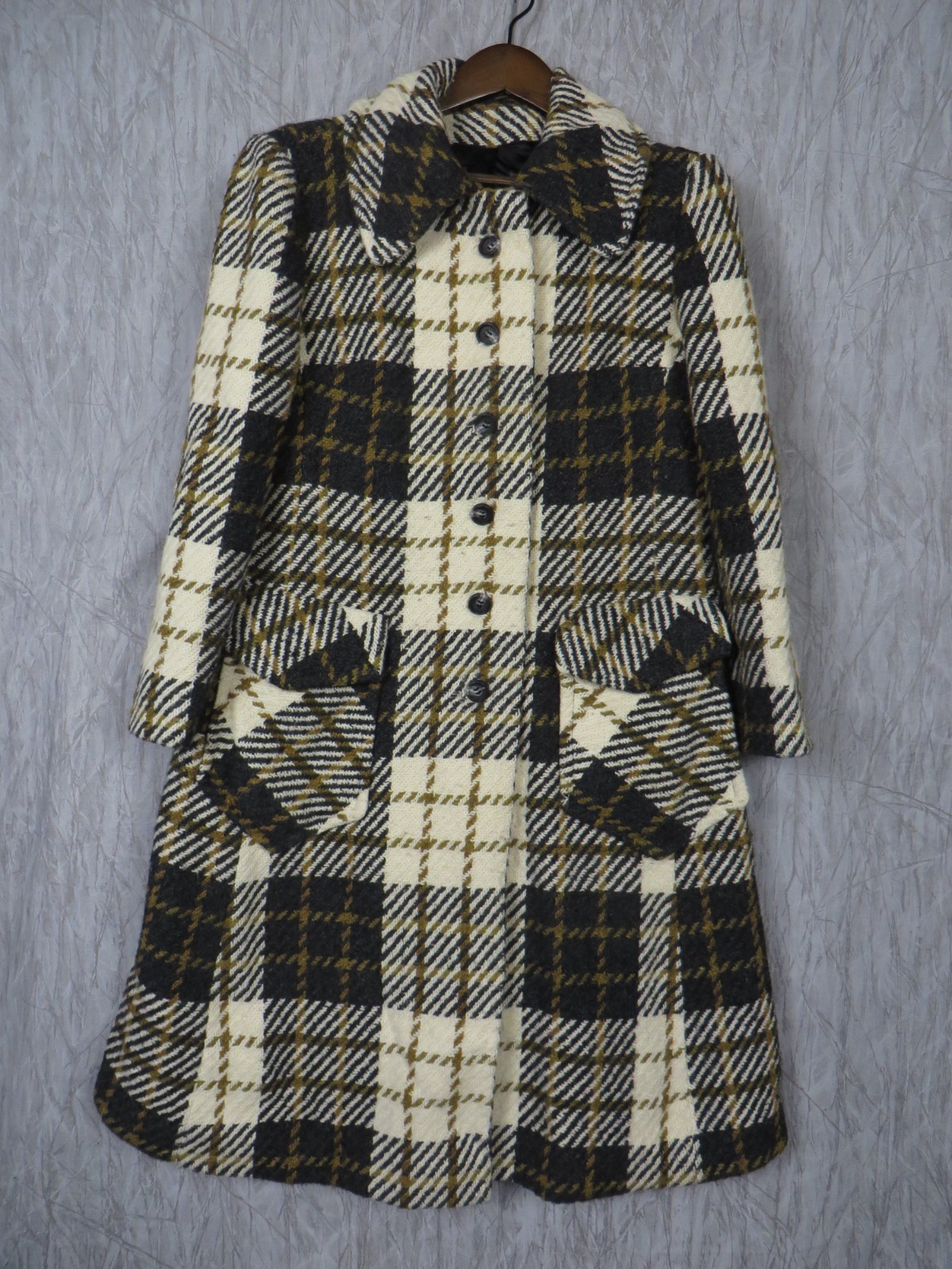 Vintage 1960s ILGWU Womens Plaid Swing Coat Black Ivory Wool Blend Mod Large