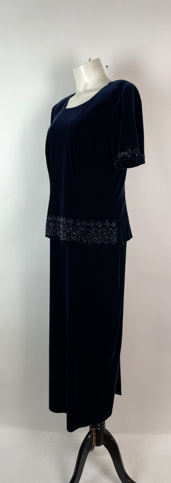 R&M Richards by Karen Kwon Navy Blue Velvet Beaded Formal Dress 12