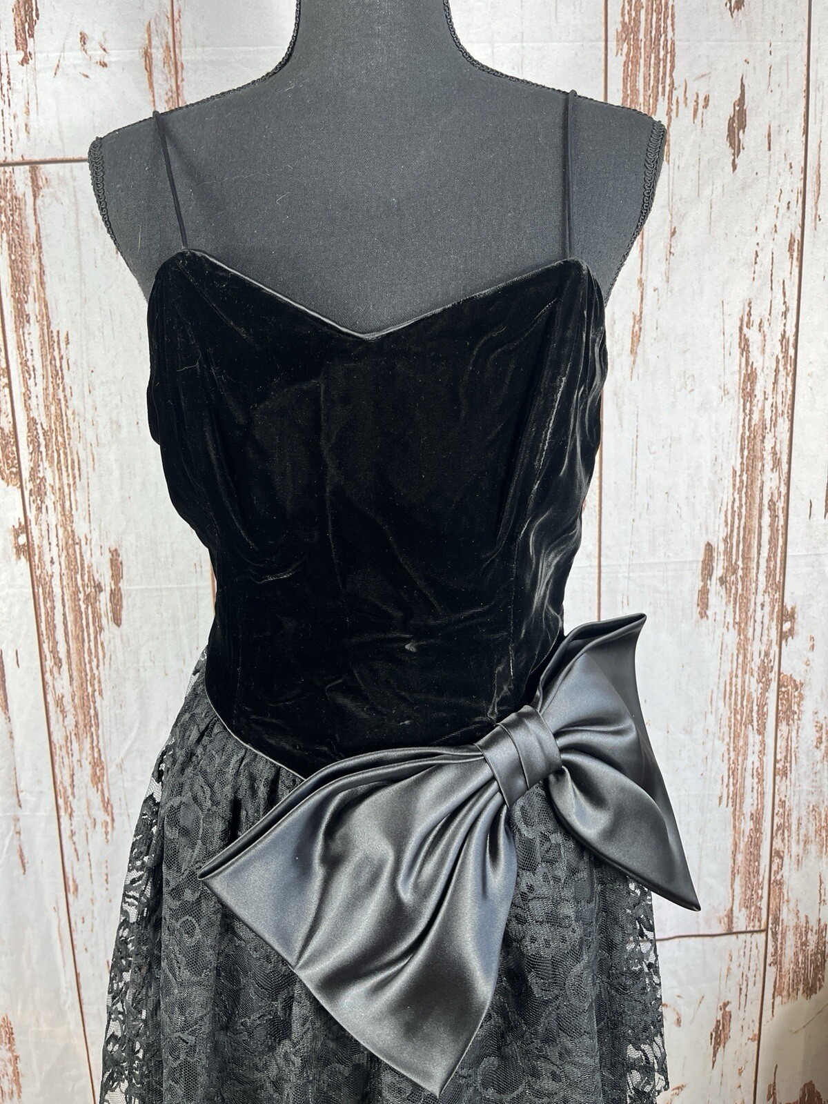 Vintage Pantagis Black Velvet Lace Bow Dress Womens Goth Romantic Sz 3/4 XS