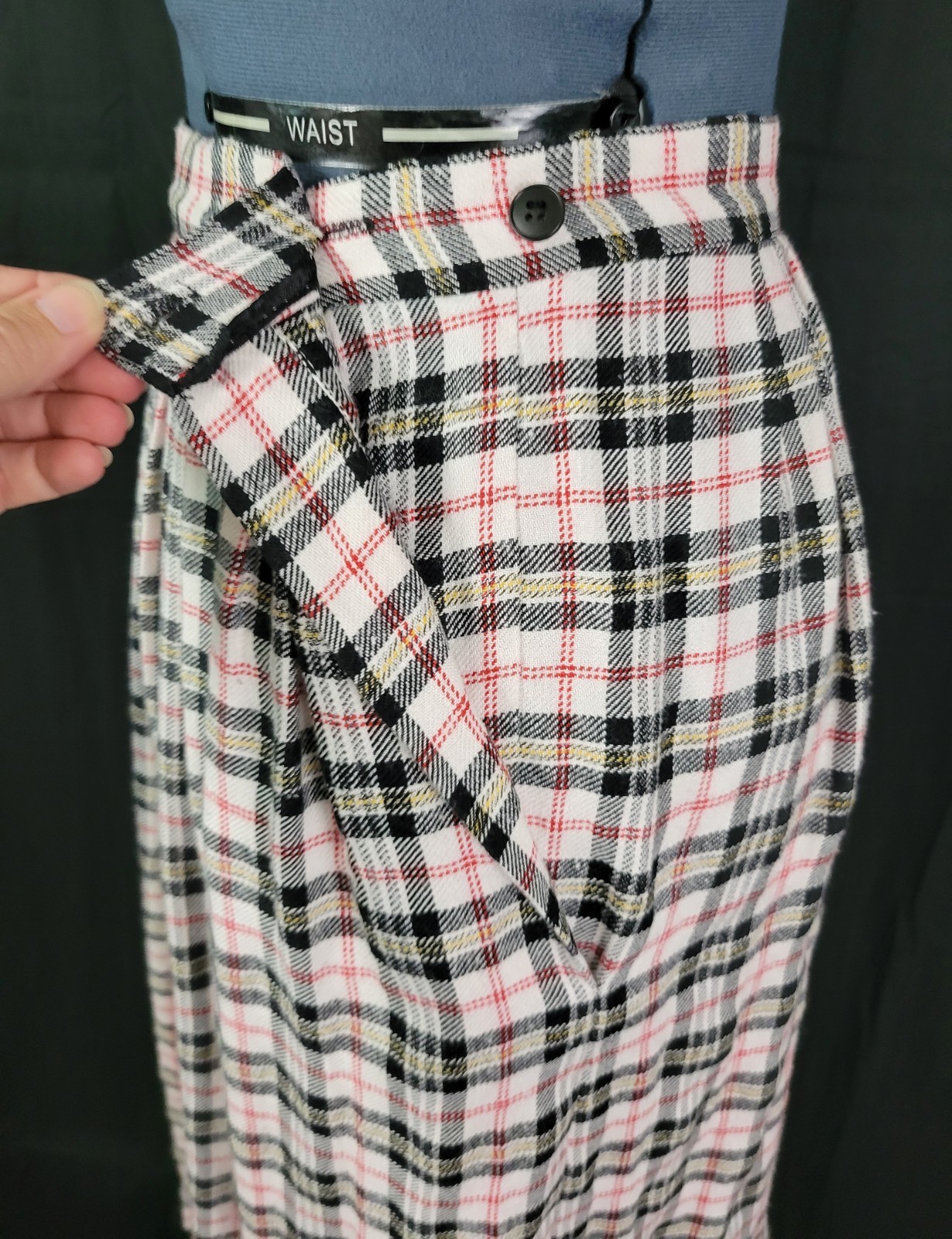 Vintage Marshall Fields Red/Black/White Plaid Skirt w Pockets Size 6P