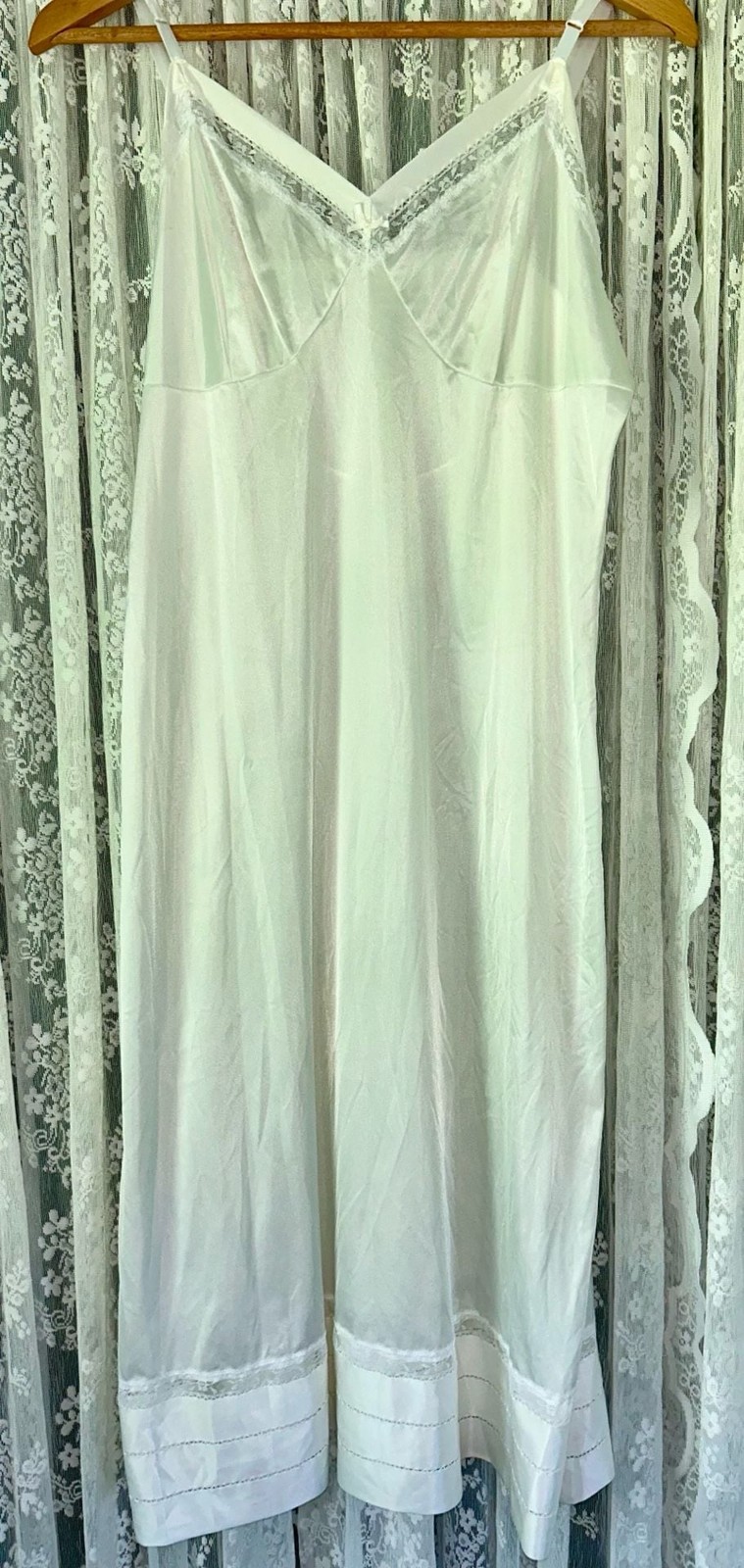 Vintage 70s LORRAINE White Nylon Full Slip Dress
