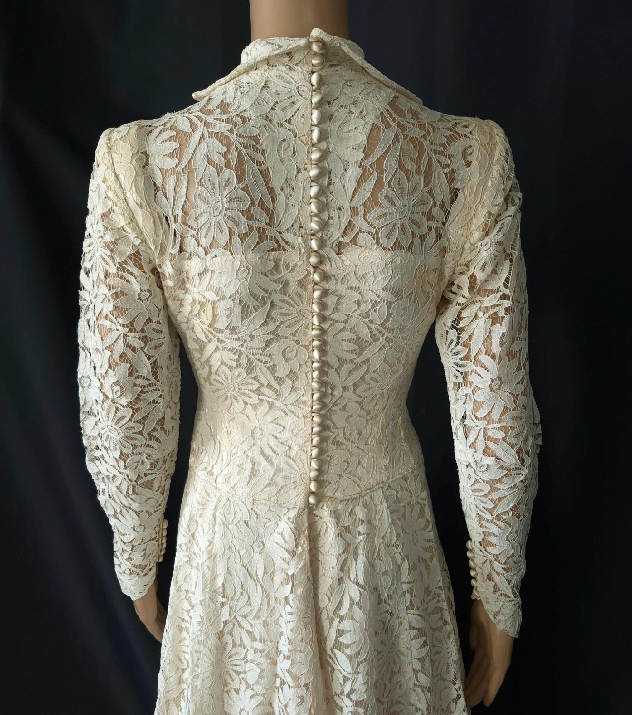 ROMANTIC CHAMPAGNE LACE & SATIN Vintage 1930s 40s BRIDAL WEDDING DRESS S