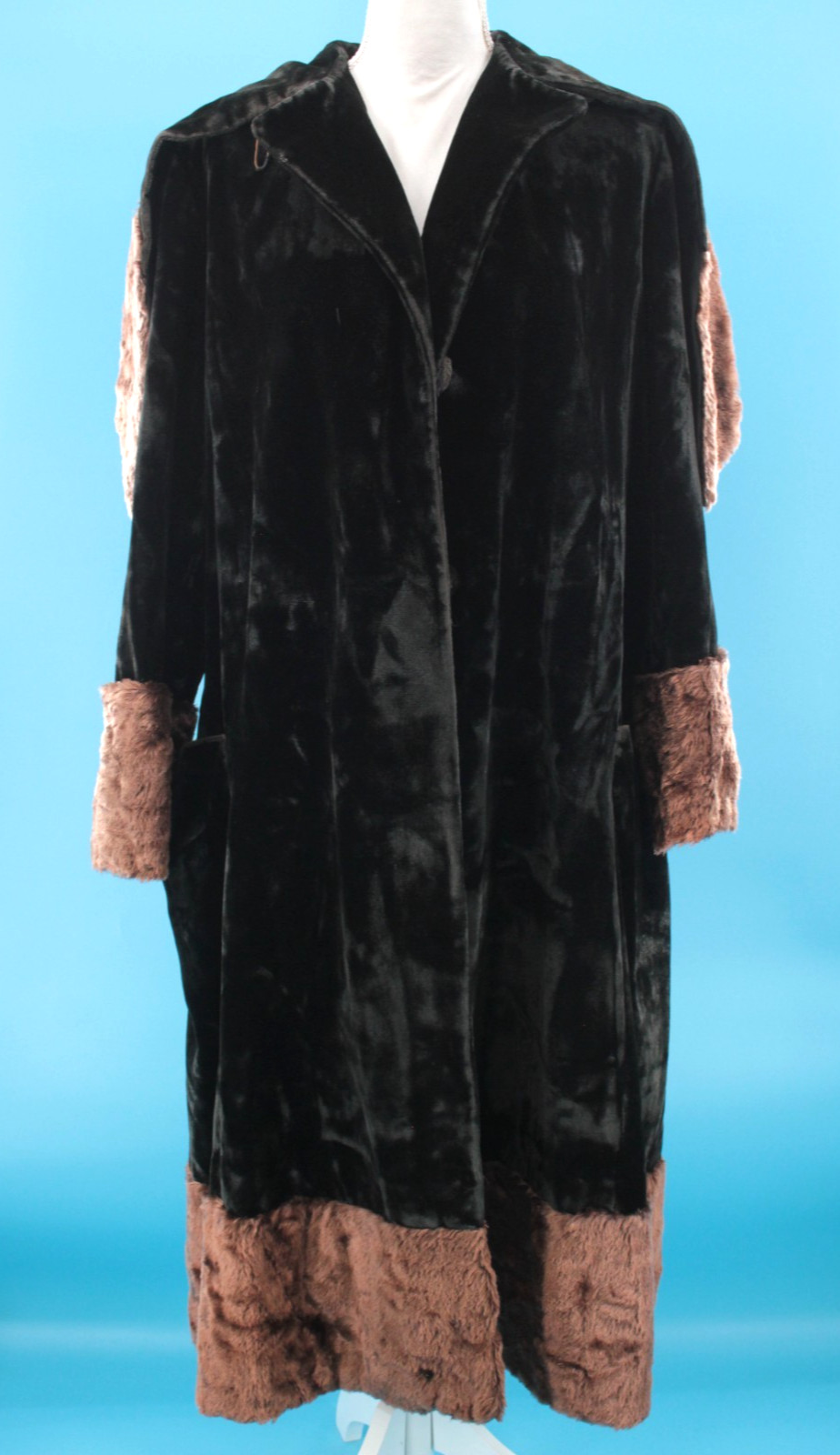 Vtg Women’s Antique Early 1900s To 1920s Black Velvet Coat W/ Brown Fur Trim M/L