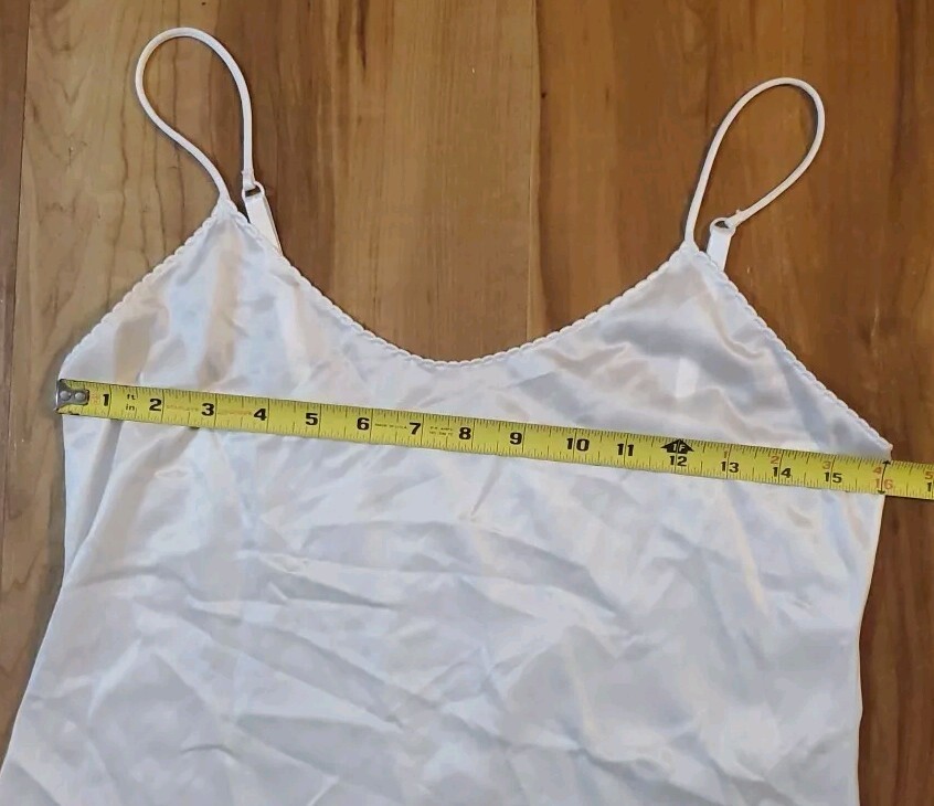 Vintage VASSARETTE White SIZE 34 Slip Style 10-008