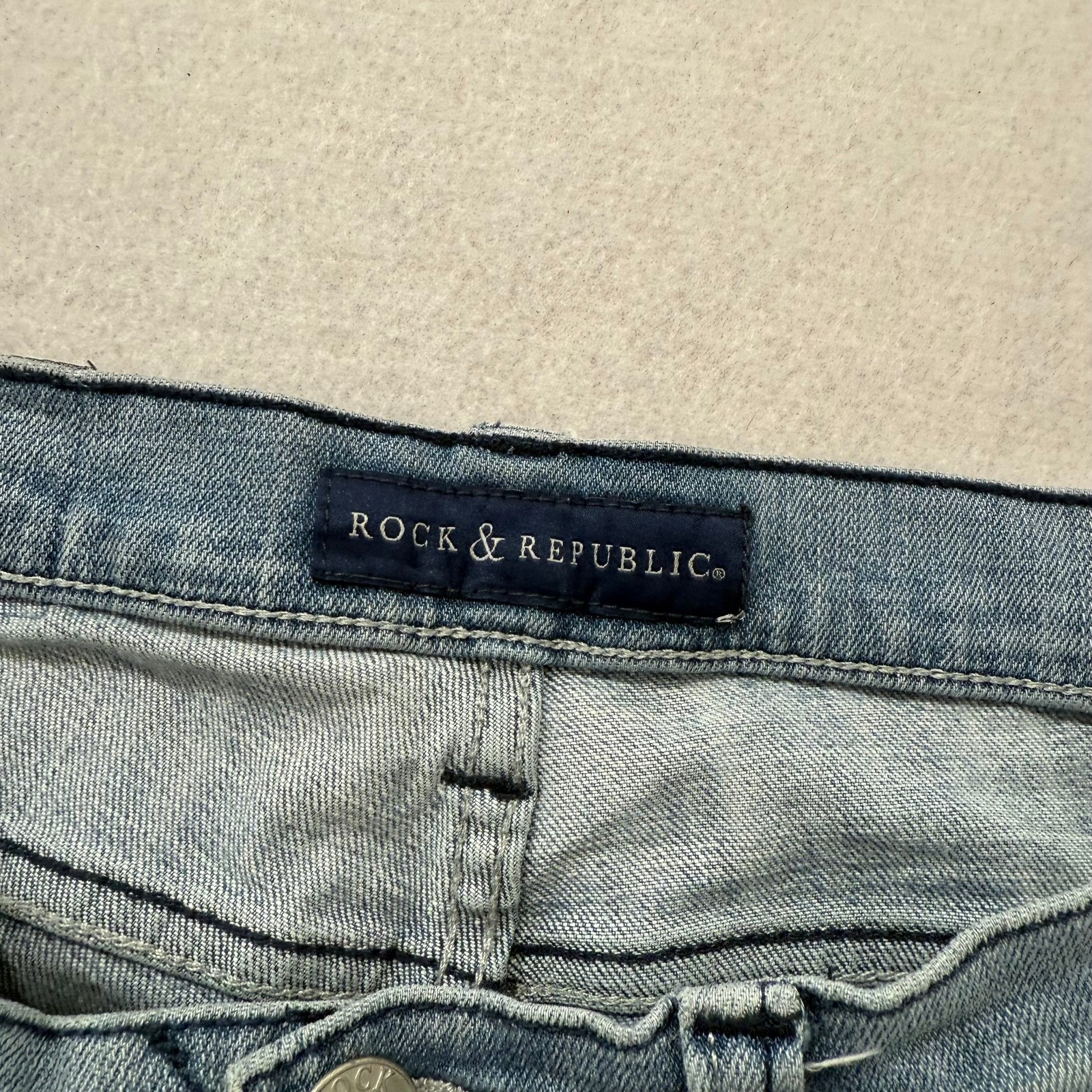 Rock & Republic Women’s Blue Denim Bootcut Jeans Rhinestone Logo Pockets Size 10