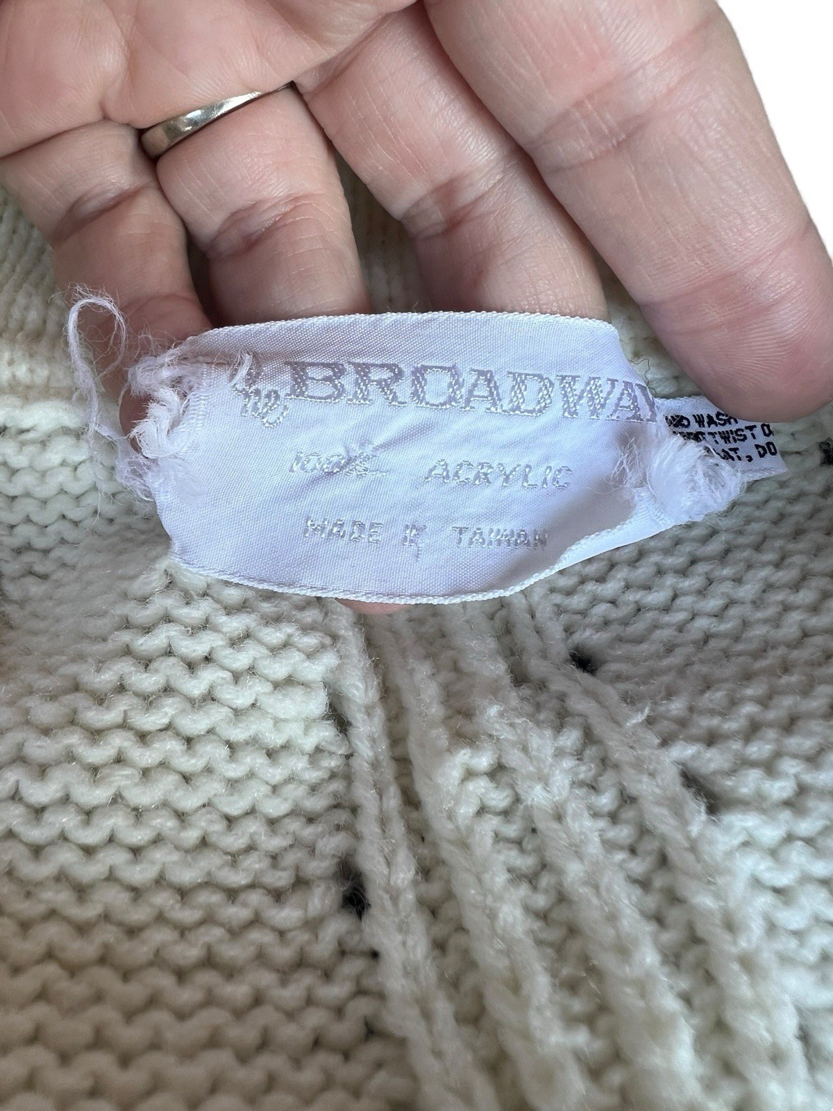Vintage Broadway 60s 70s Hippie Cable Knit Grannnycore Ivory Sweater Cape Poncho