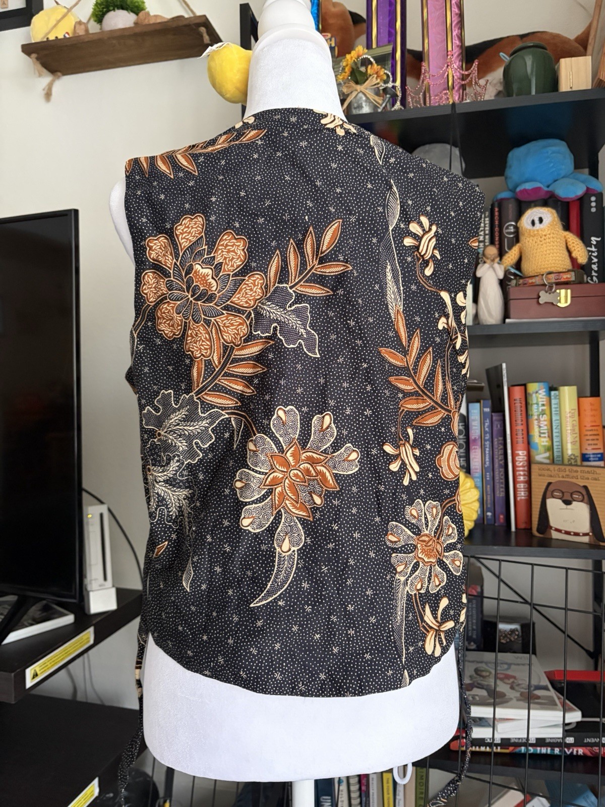 Effeci Vintage Floral Beaded Best Unique Vintage. Navy 100% Cotton Size medium