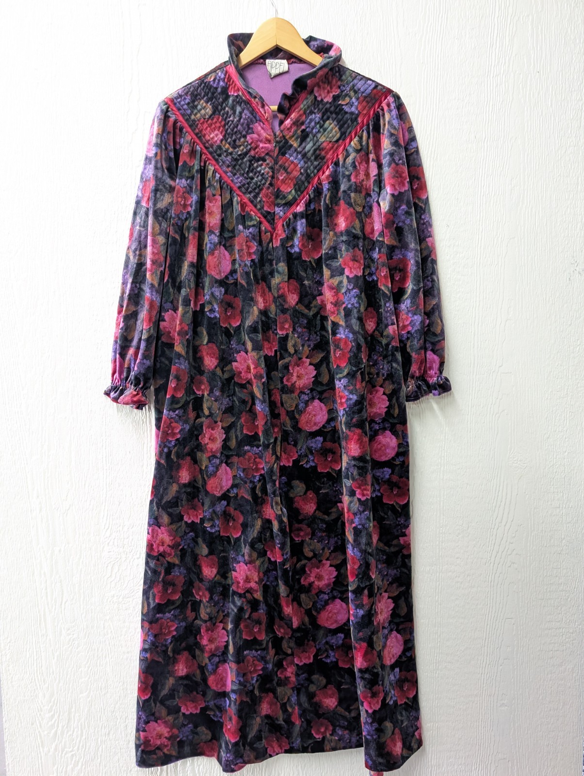 Vintage Appel Floral Velvet Velour Robe House Coat Victorian Granny Size M/L
