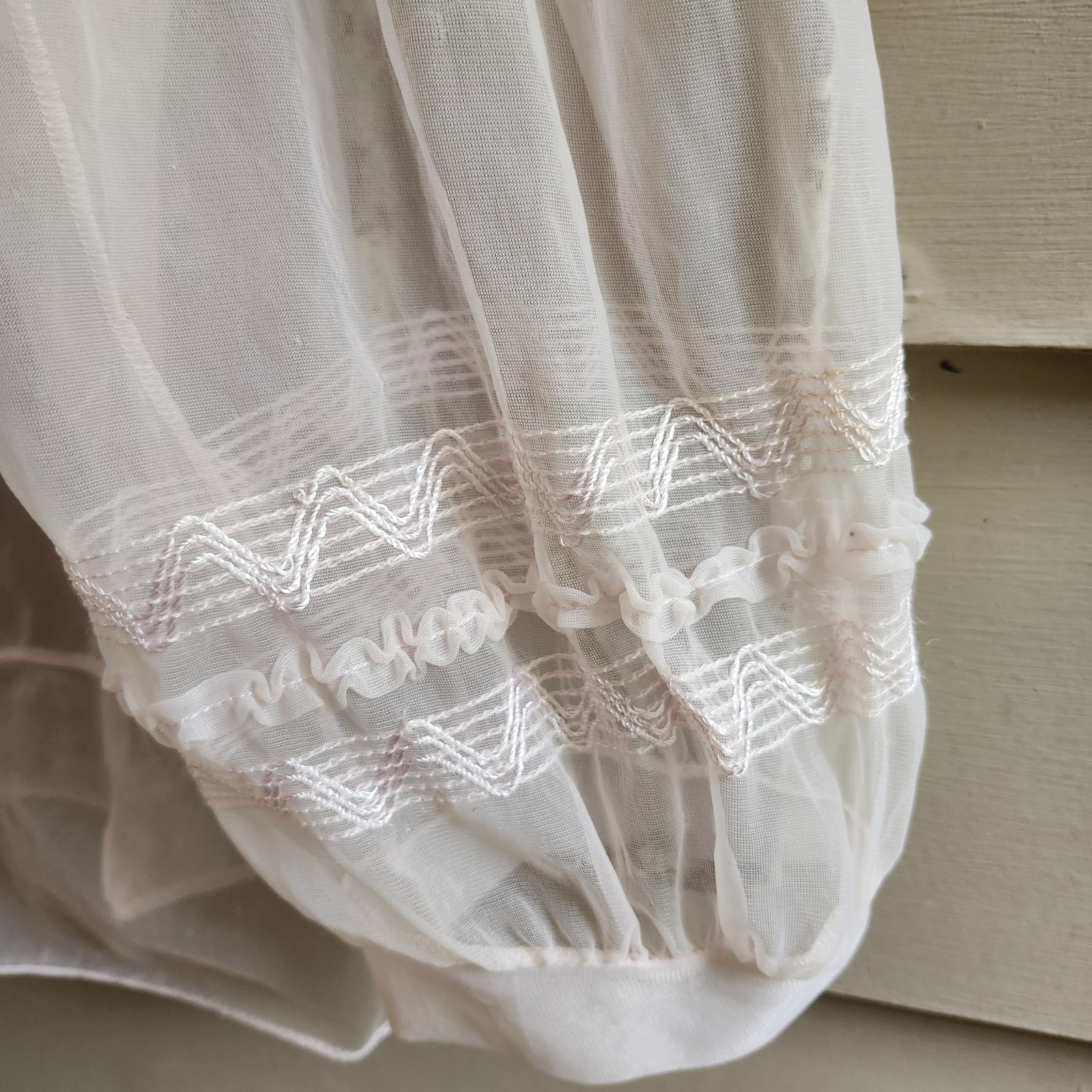 Vtg 50s Blouse Sheer Pink W/pretty thread Design Front & Sleeves Glass Buttons