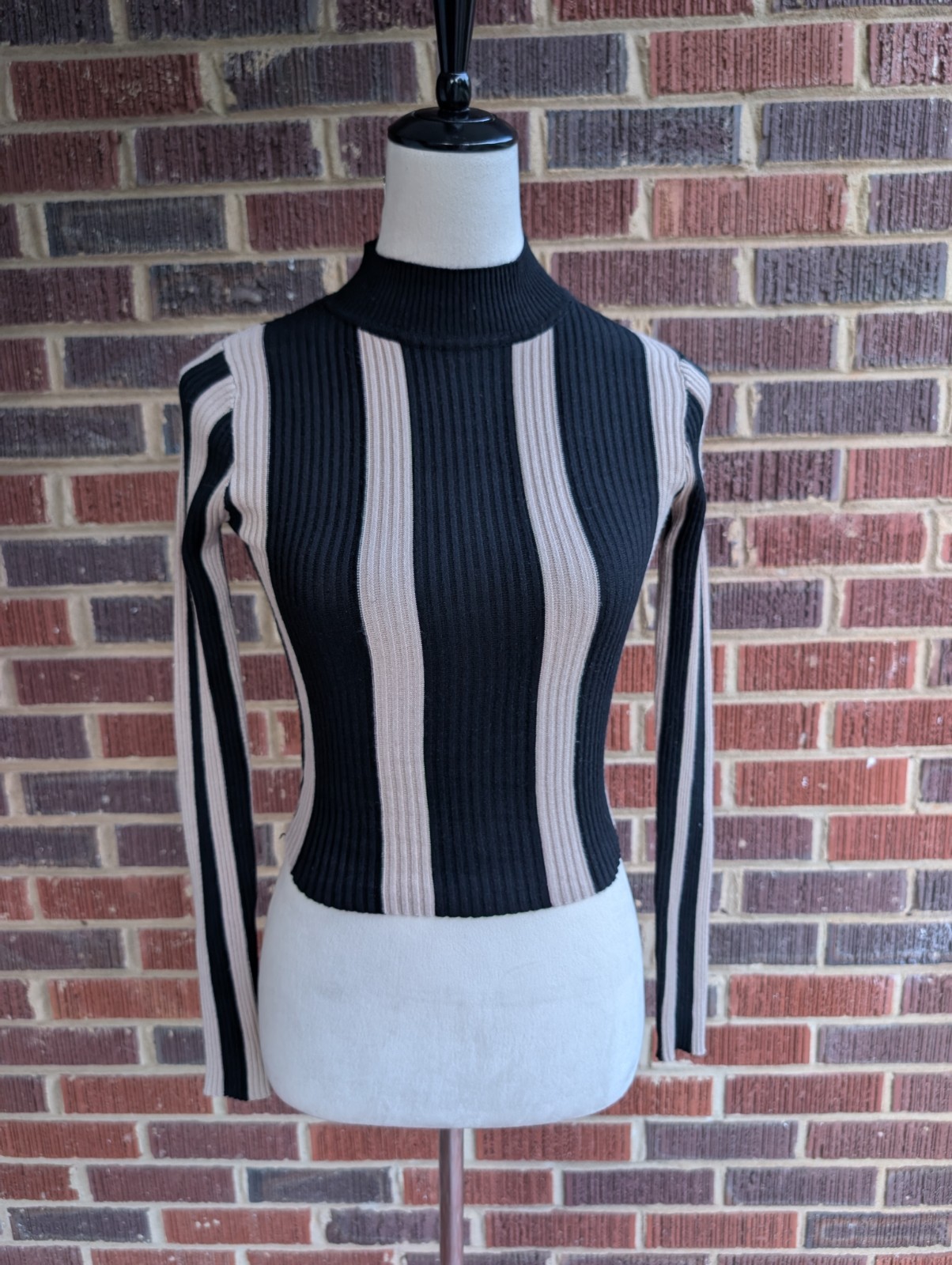 Vintage ‘The Slope Brooklyn NY’ Black/Beige Mock Neck Ribbed Top-Small