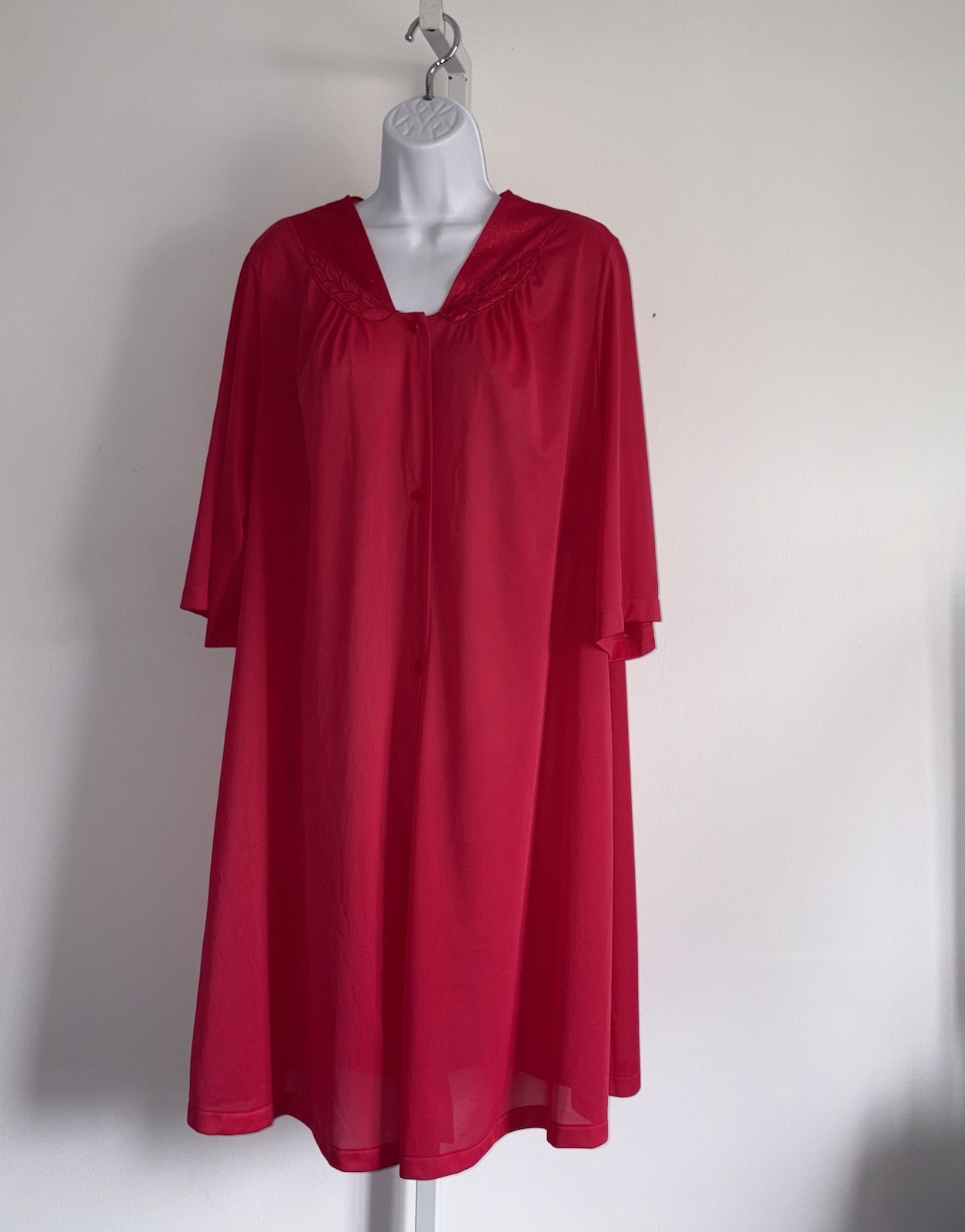Vassarette Vtg Nightgown Women’s Size XXL Lightweight Red/Pink Nylon Knee Length