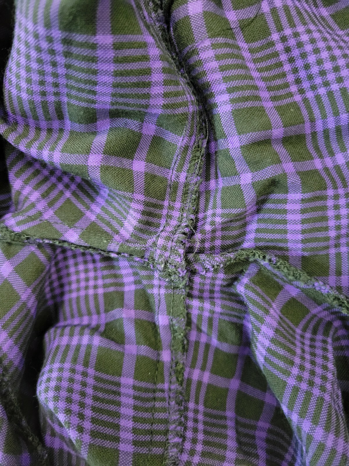 Vtg Maggie Lawrence High Waisted Pleated Shorts in Purple & Black Plaid Size 6