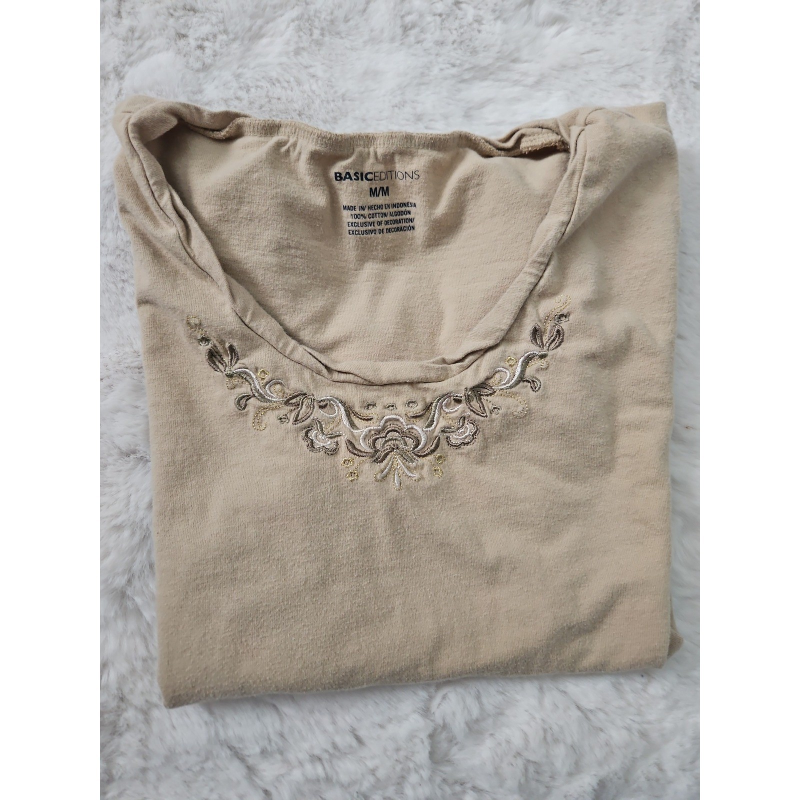 Vintage Basic Editions Tan Embroidered T-Shirt Medium 100% Cotton Scoop Neck